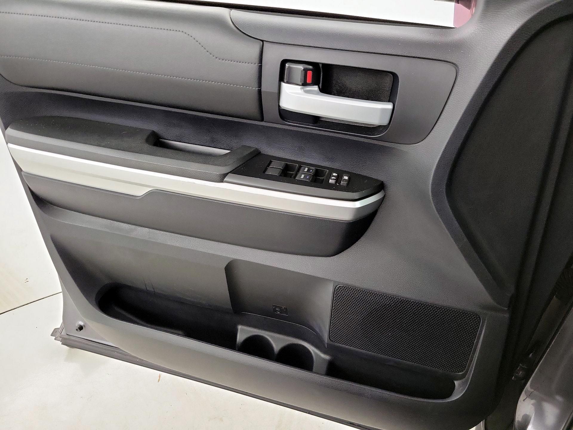 Thumbnail: 2015 Toyota Tundra - 12