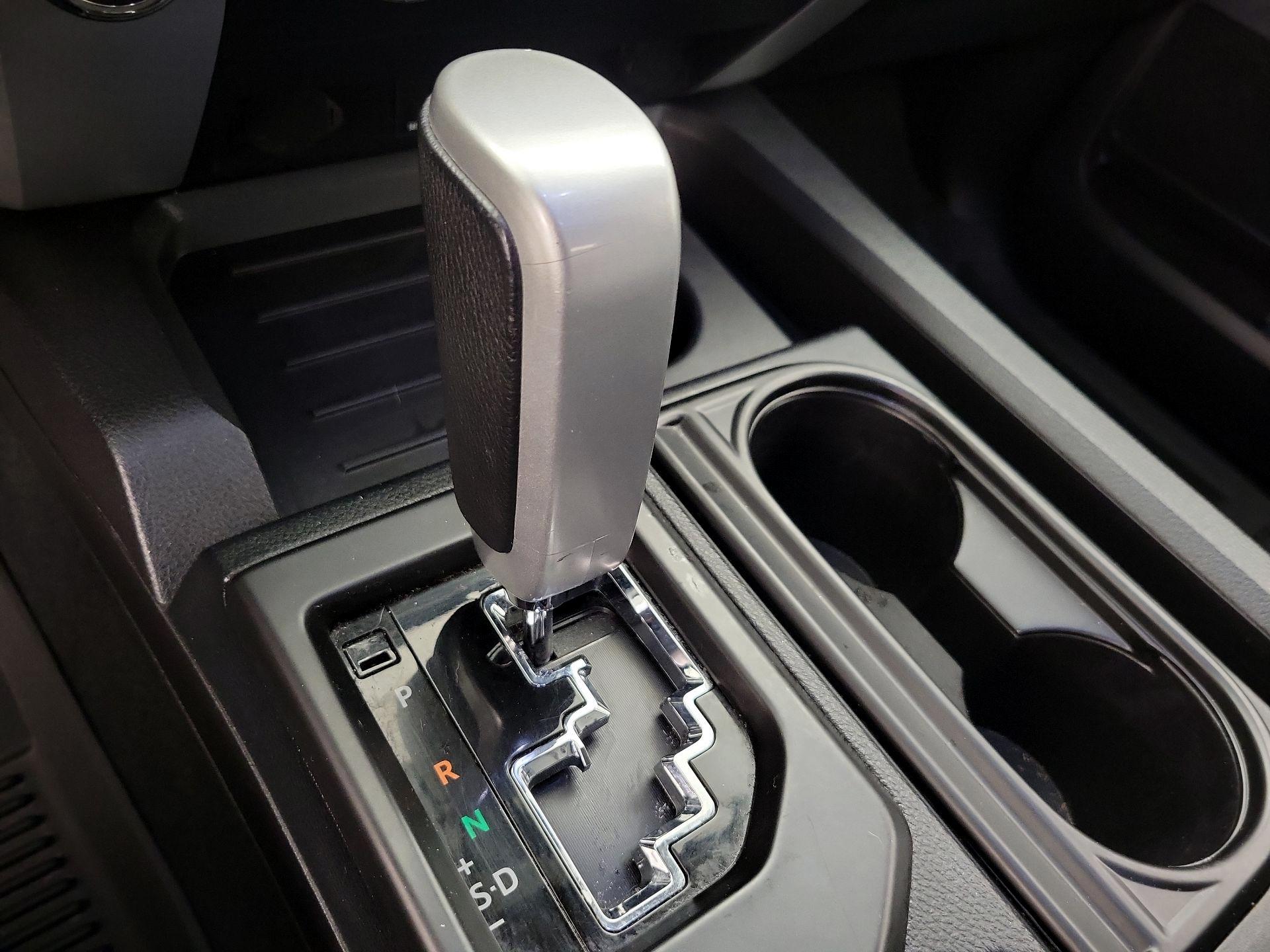 Thumbnail: 2015 Toyota Tundra - 18