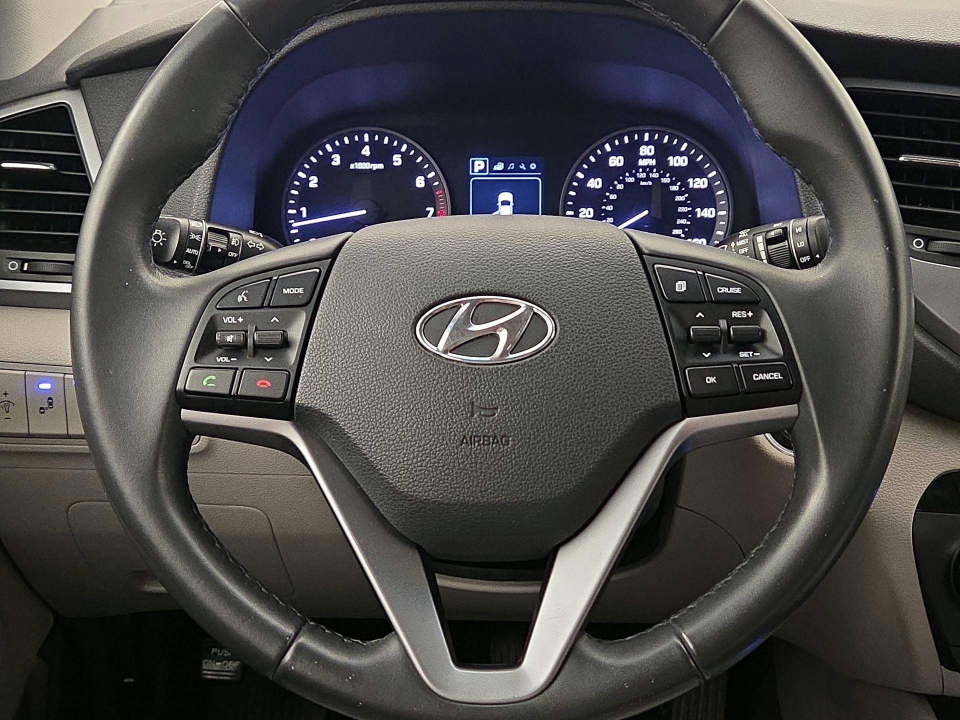 Thumbnail: 2016 Hyundai Tucson - 10