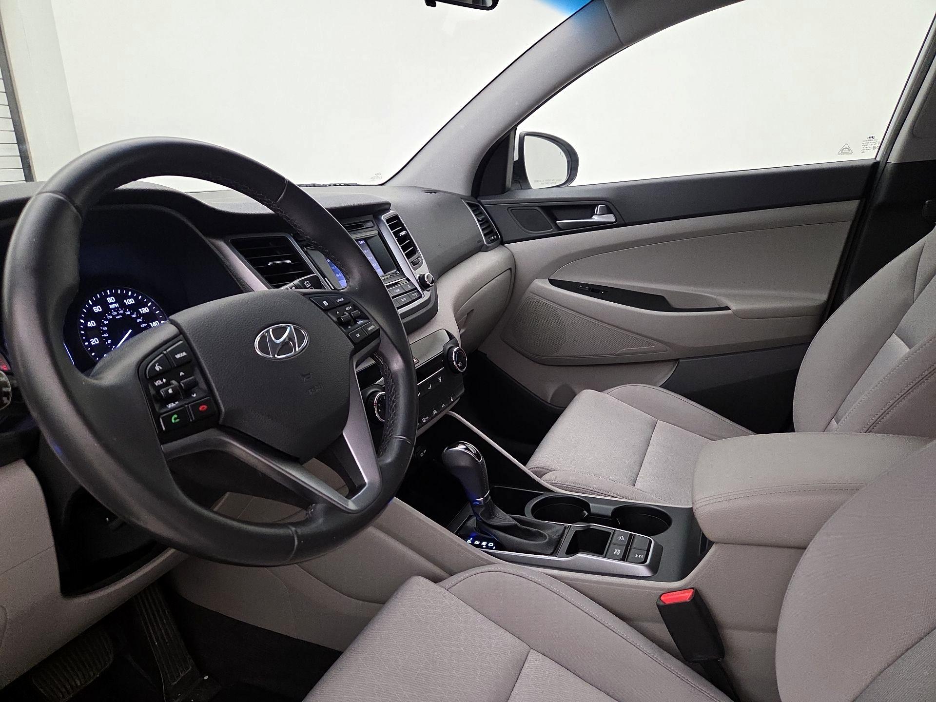 Thumbnail: 2016 Hyundai Tucson - 11