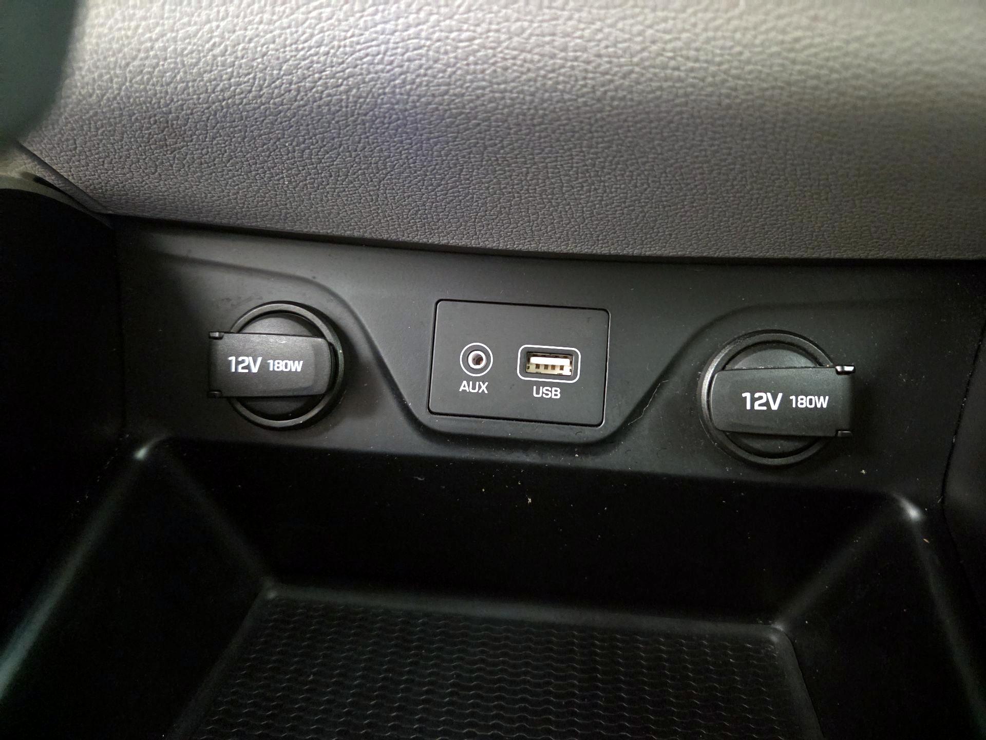 Thumbnail: 2016 Hyundai Tucson - 16