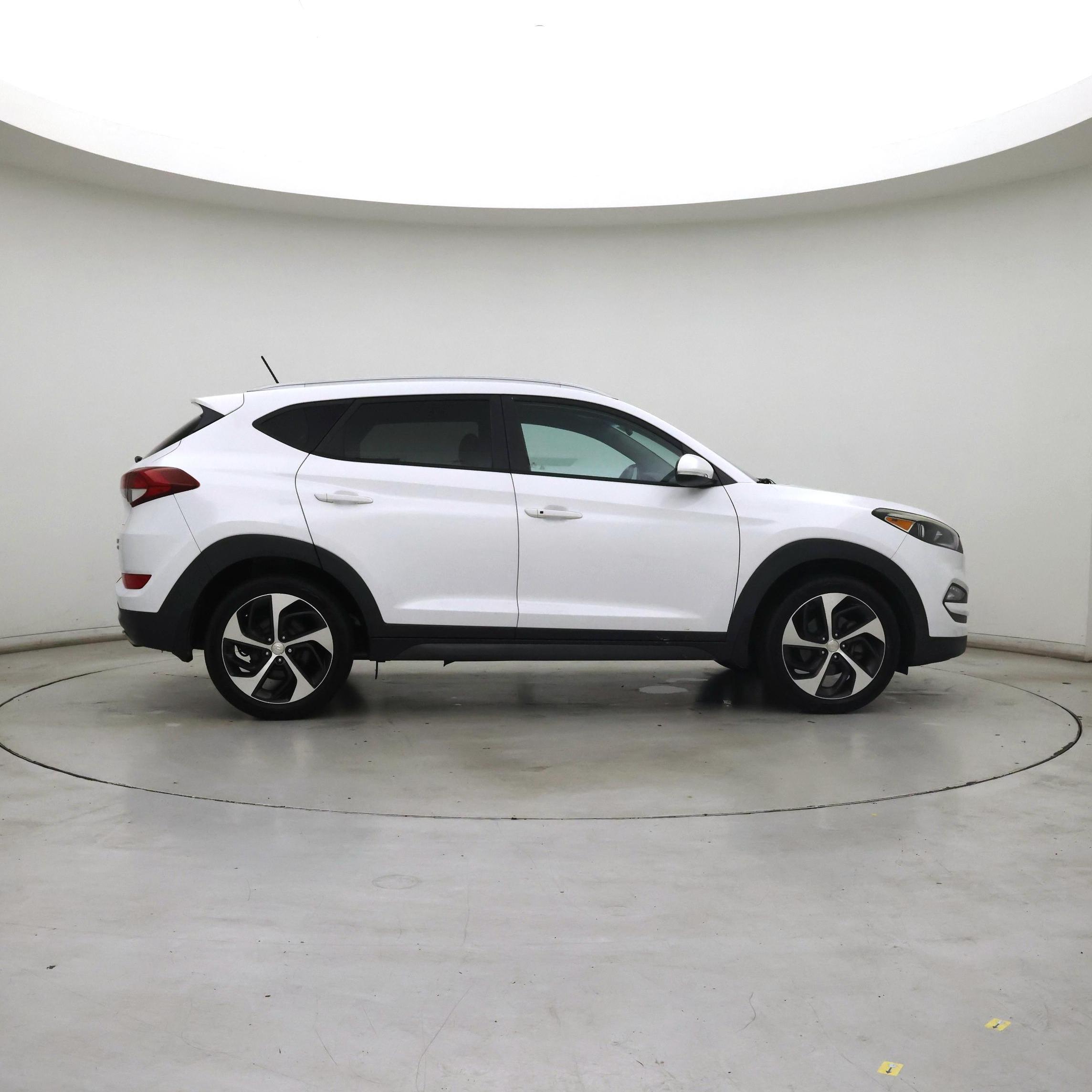 Thumbnail: 2016 Hyundai Tucson - 7