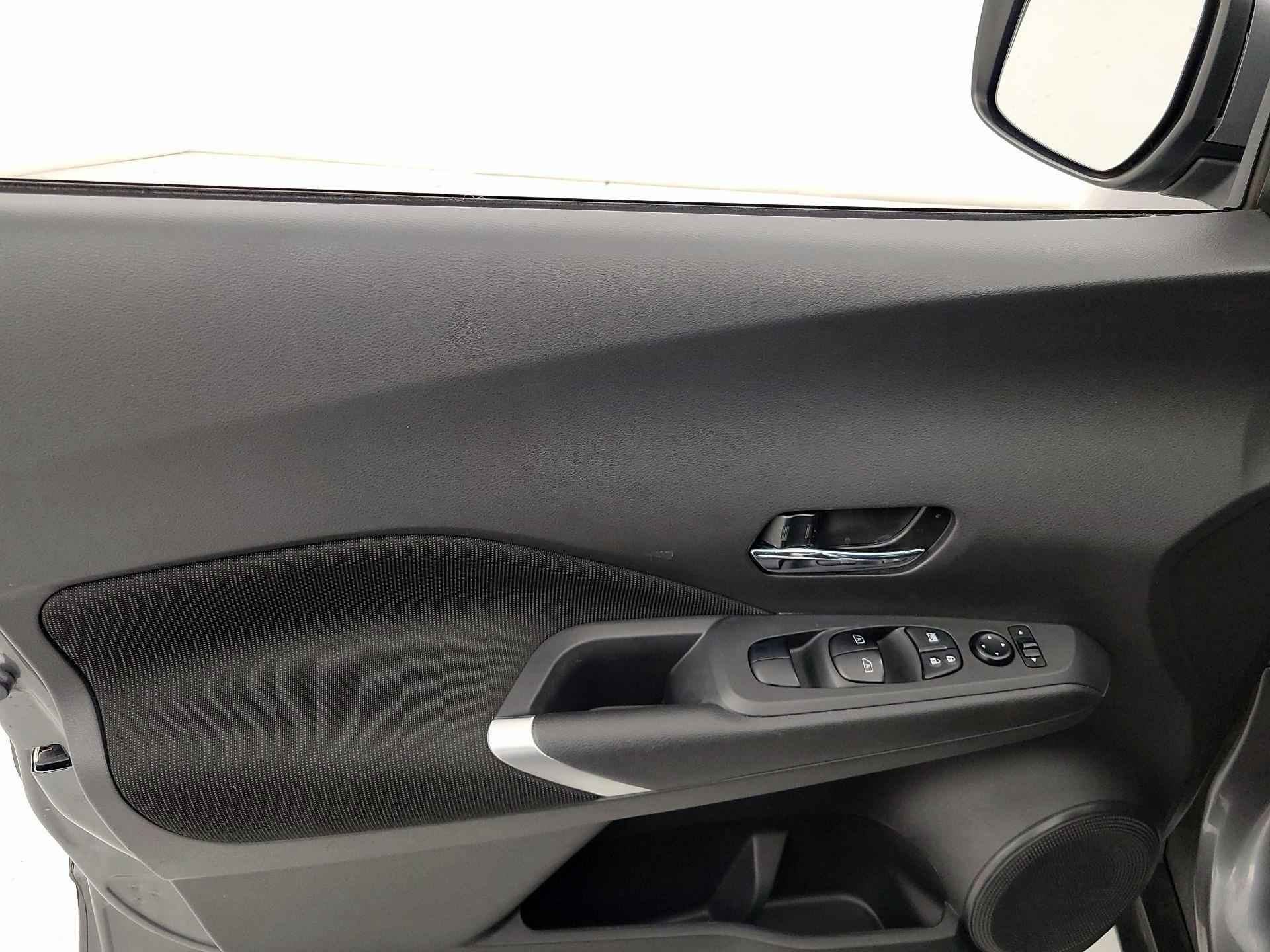 Thumbnail: 2021 Nissan Kicks - 12