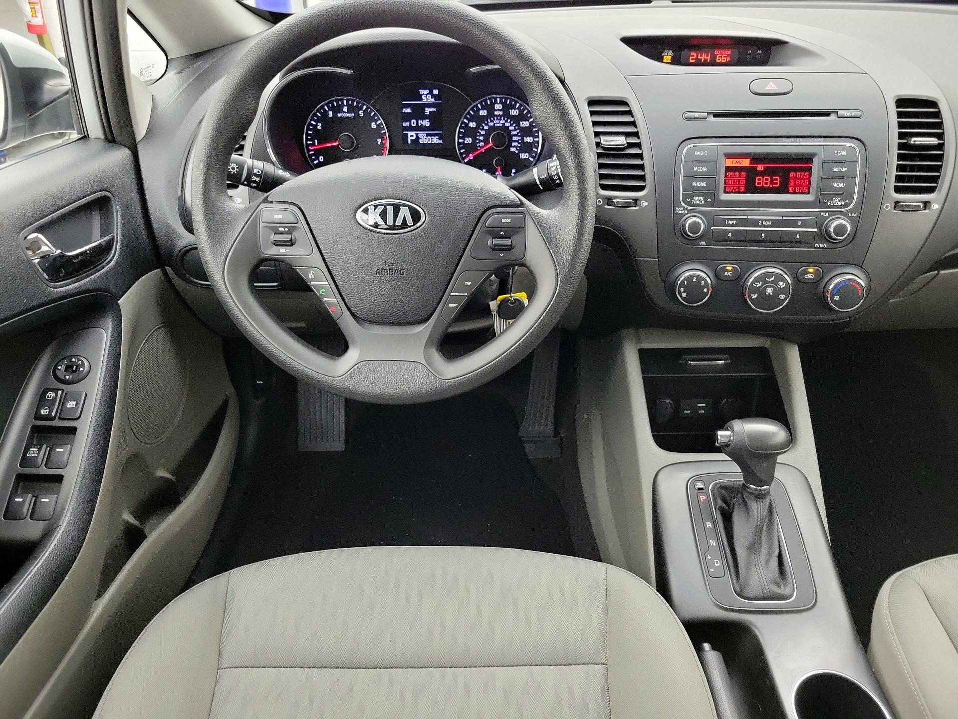 Thumbnail: 2015 Kia Forte - 10