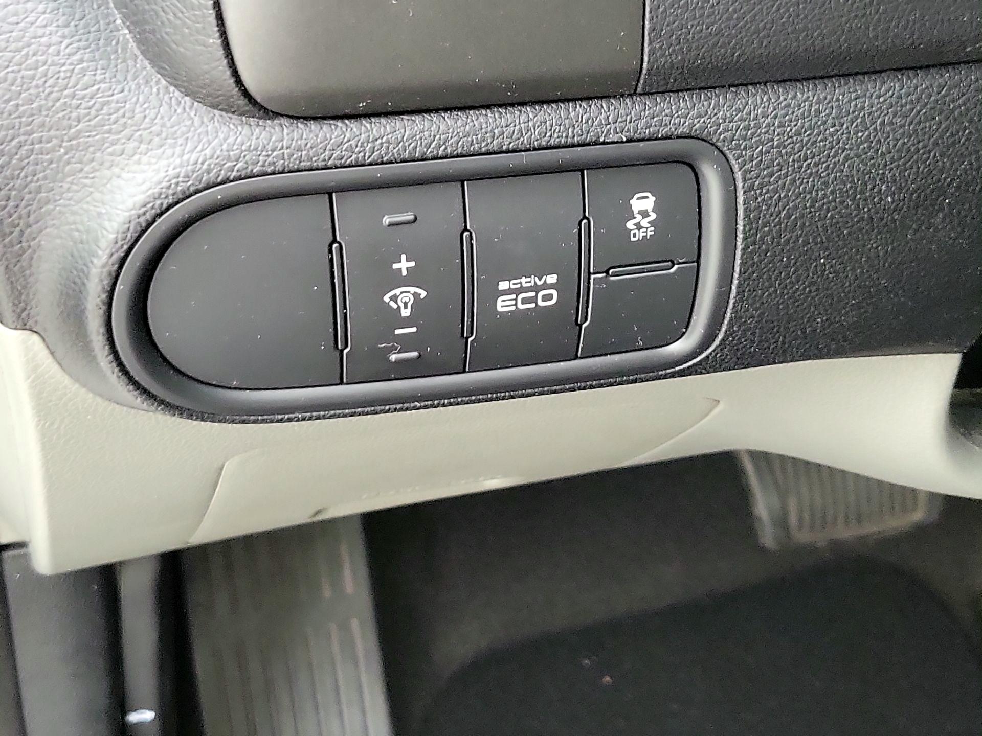 Thumbnail: 2015 Kia Forte - 13