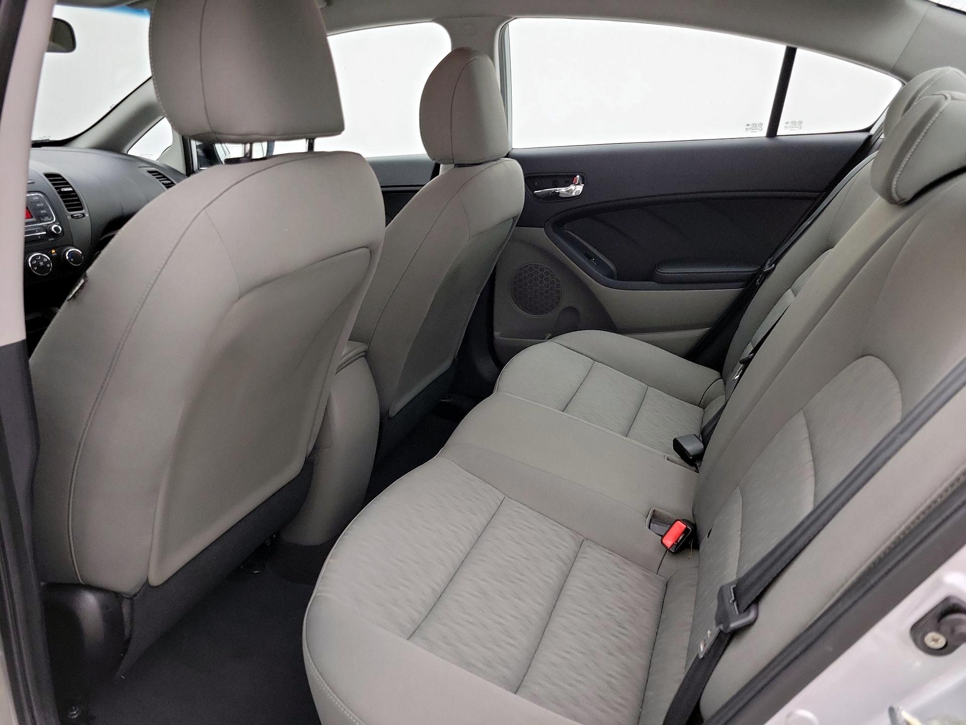 Thumbnail: 2015 Kia Forte - 18