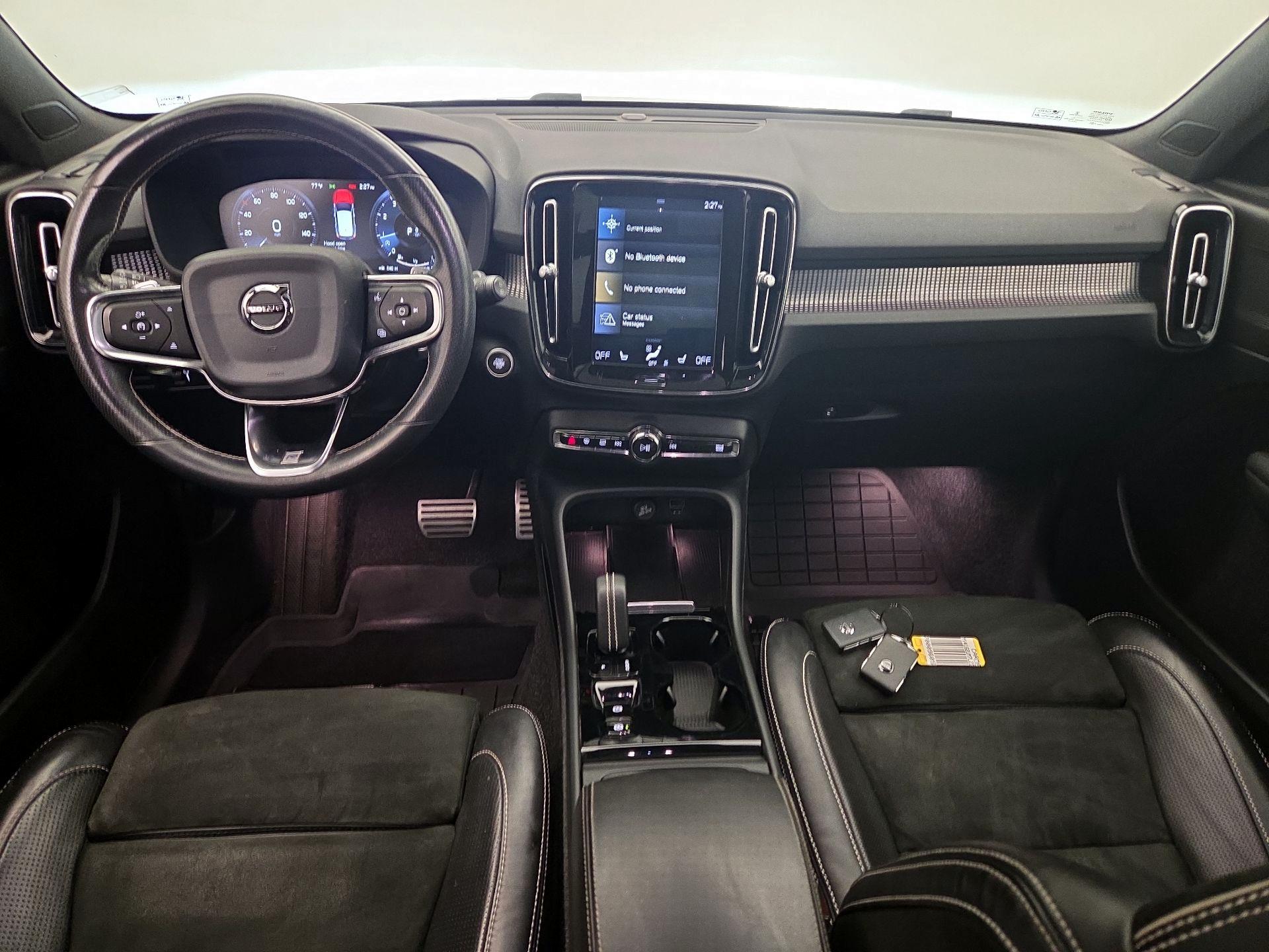 Thumbnail: 2020 Volvo XC40 - 9