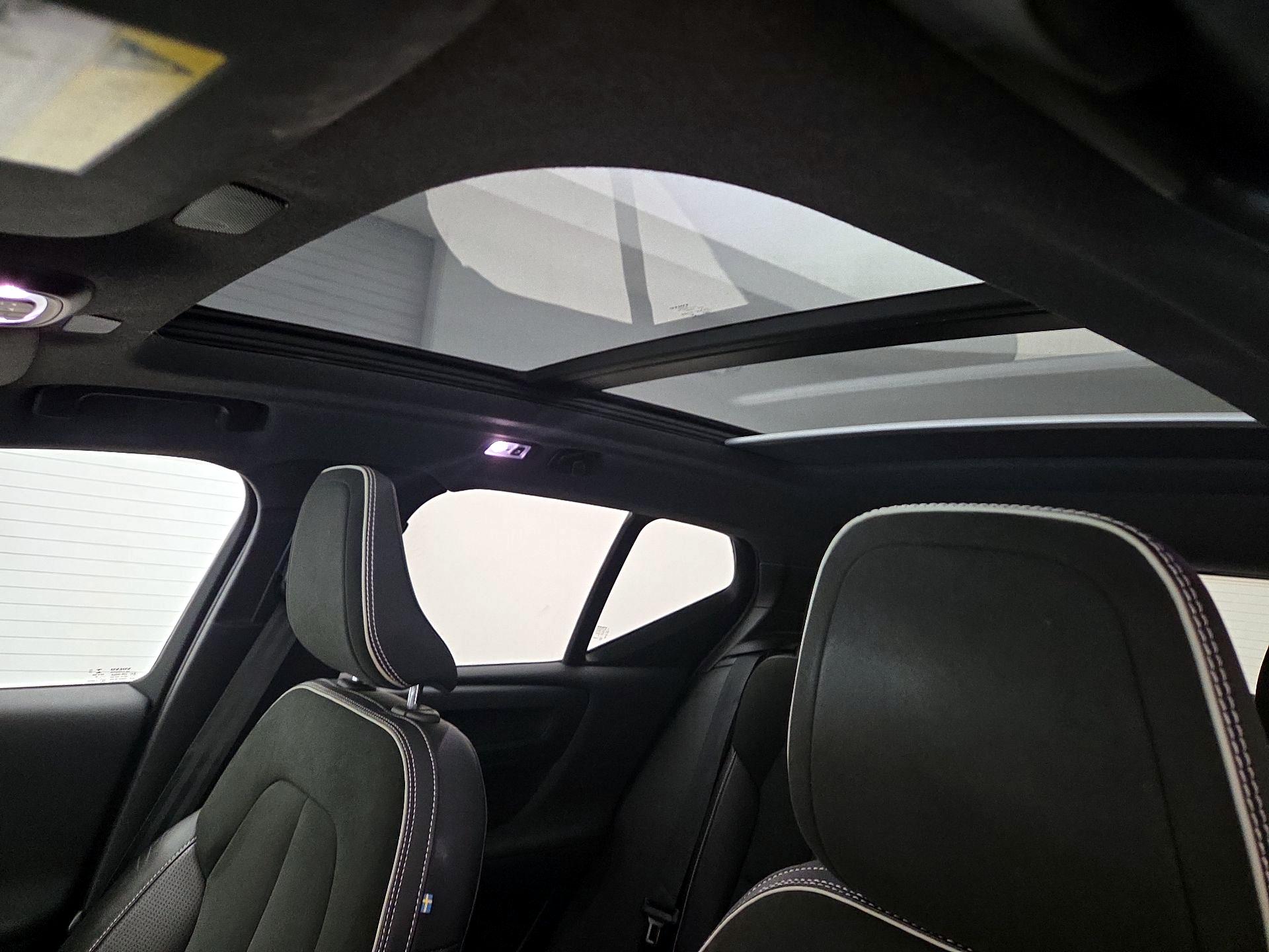 Thumbnail: 2020 Volvo XC40 - 19