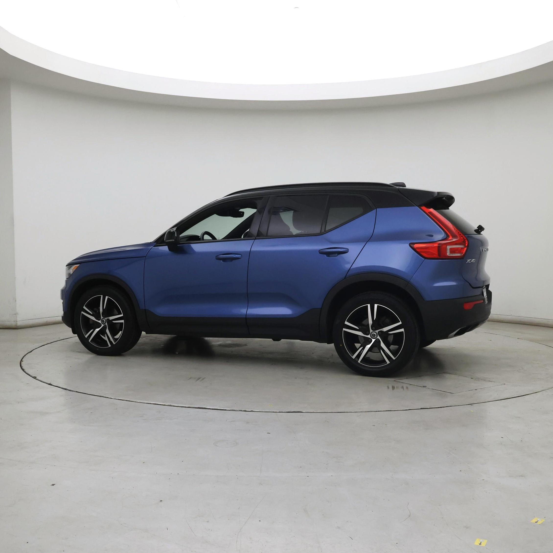 Thumbnail: 2020 Volvo XC40 - 3