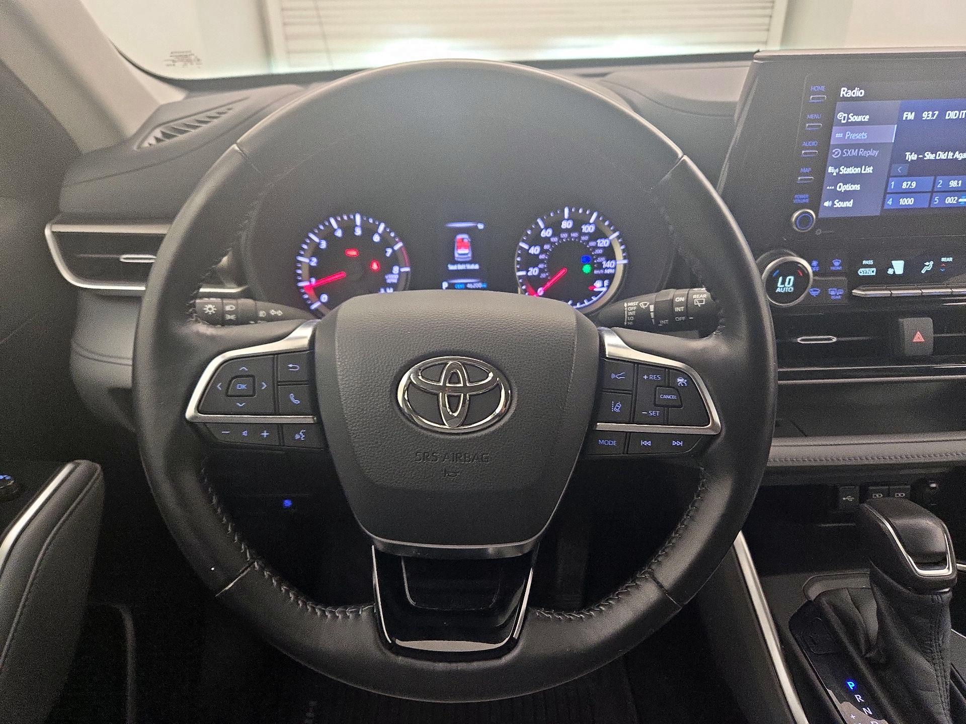 Thumbnail: 2020 Toyota Highlander - 10