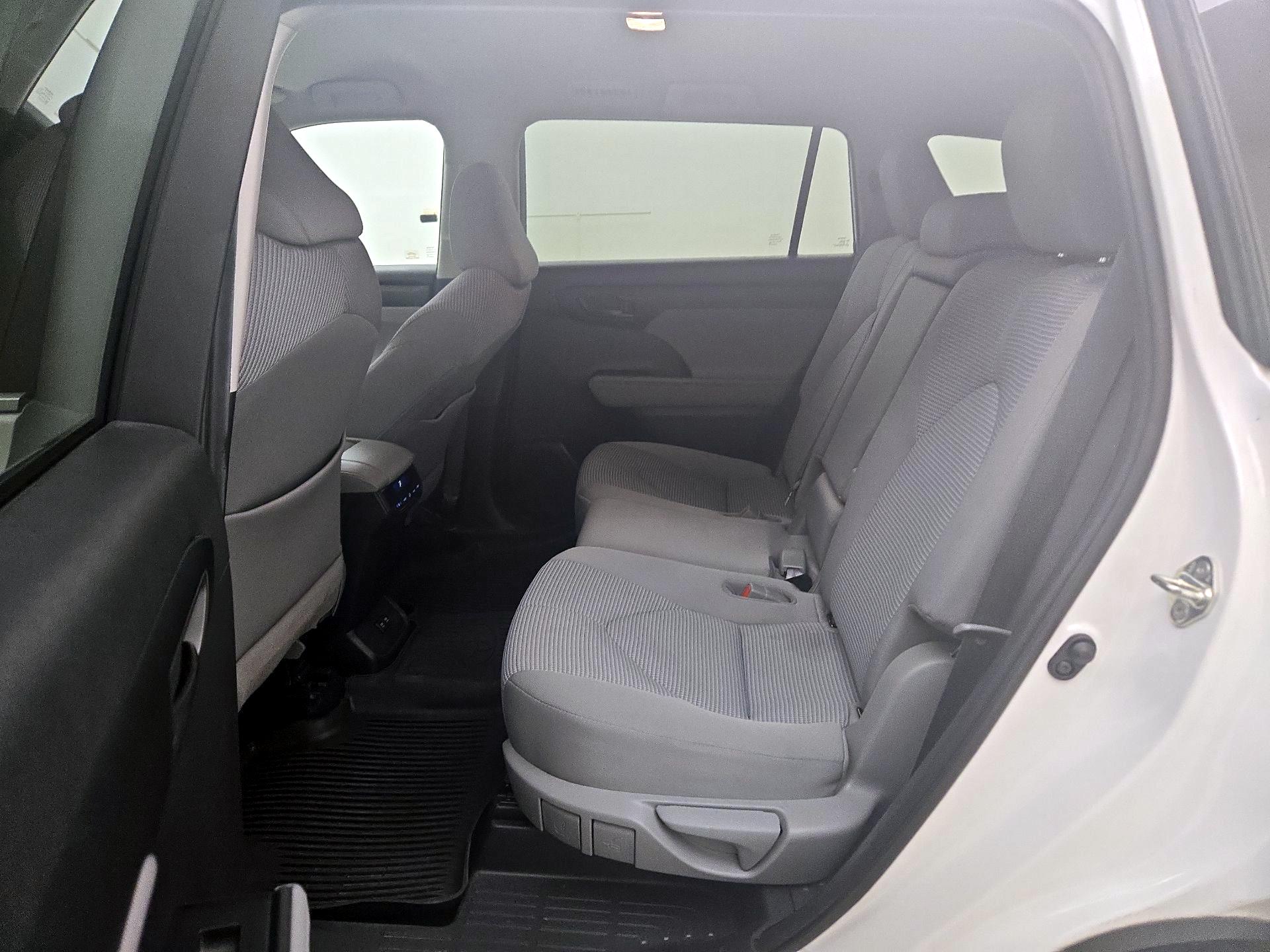 Thumbnail: 2020 Toyota Highlander - 19