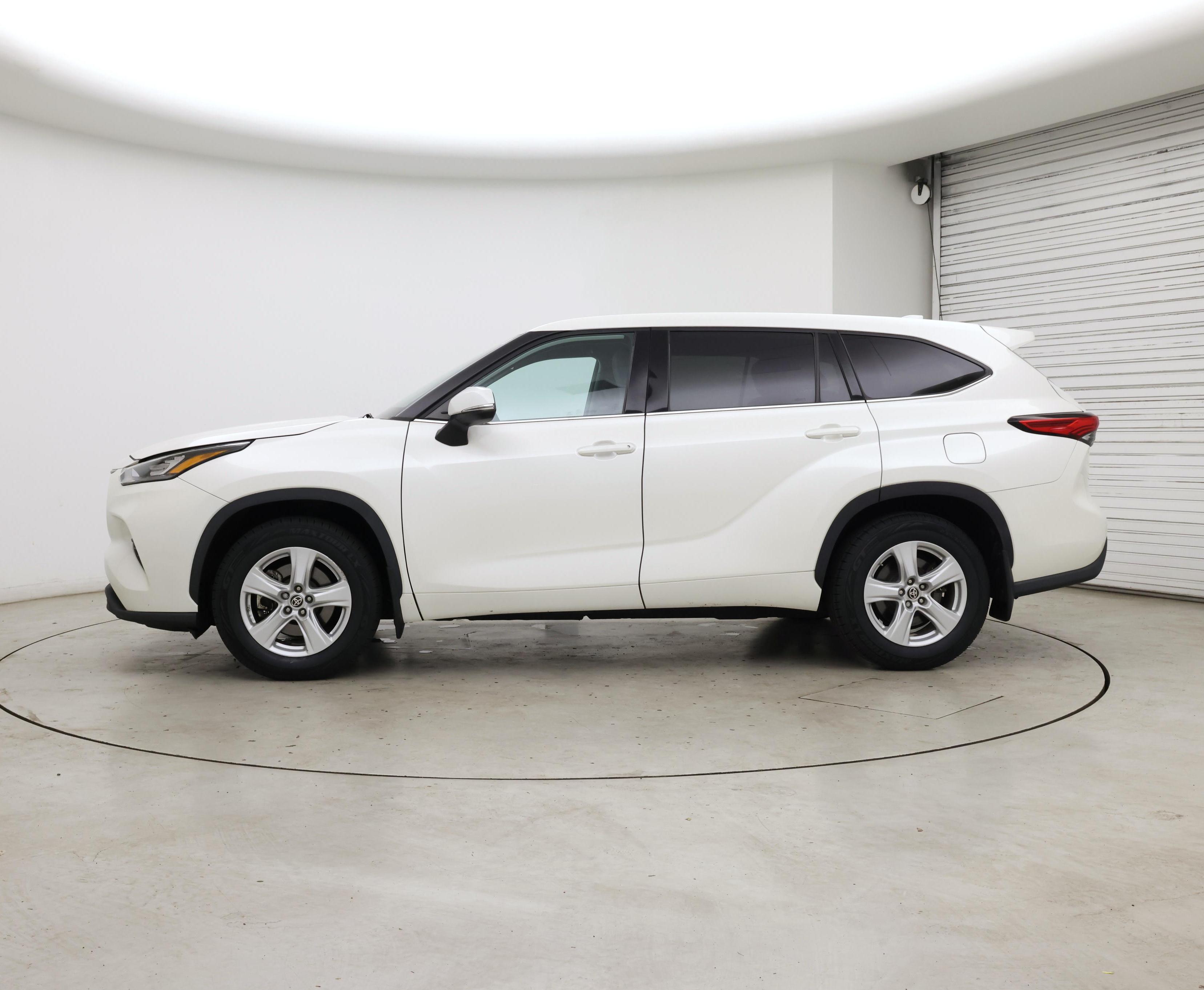 Thumbnail: 2020 Toyota Highlander - 3