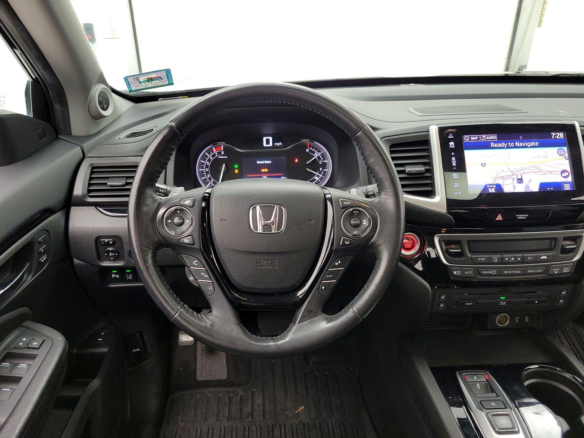 Thumbnail: 2017 Honda Pilot - 10