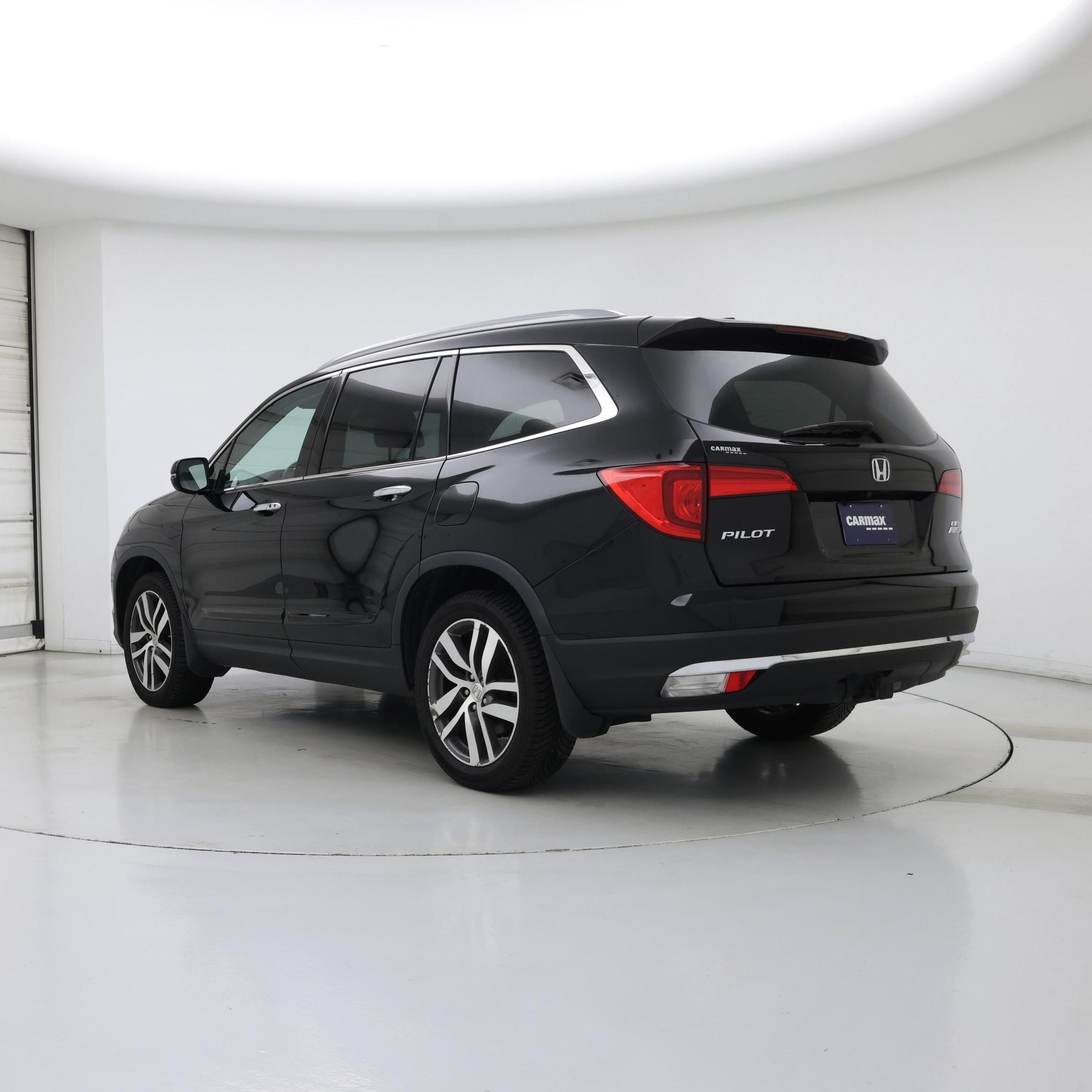 Thumbnail: 2017 Honda Pilot - 2