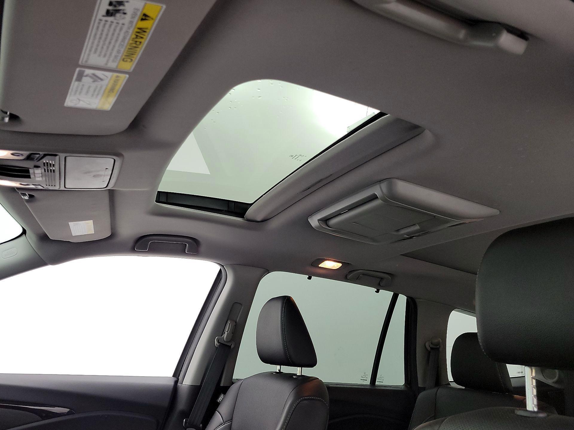 Thumbnail: 2017 Honda Pilot - 20