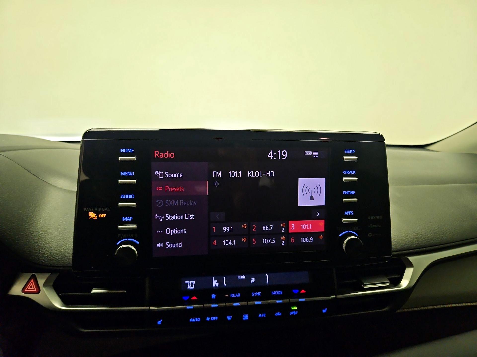 Thumbnail: 2021 Toyota Sienna - 14
