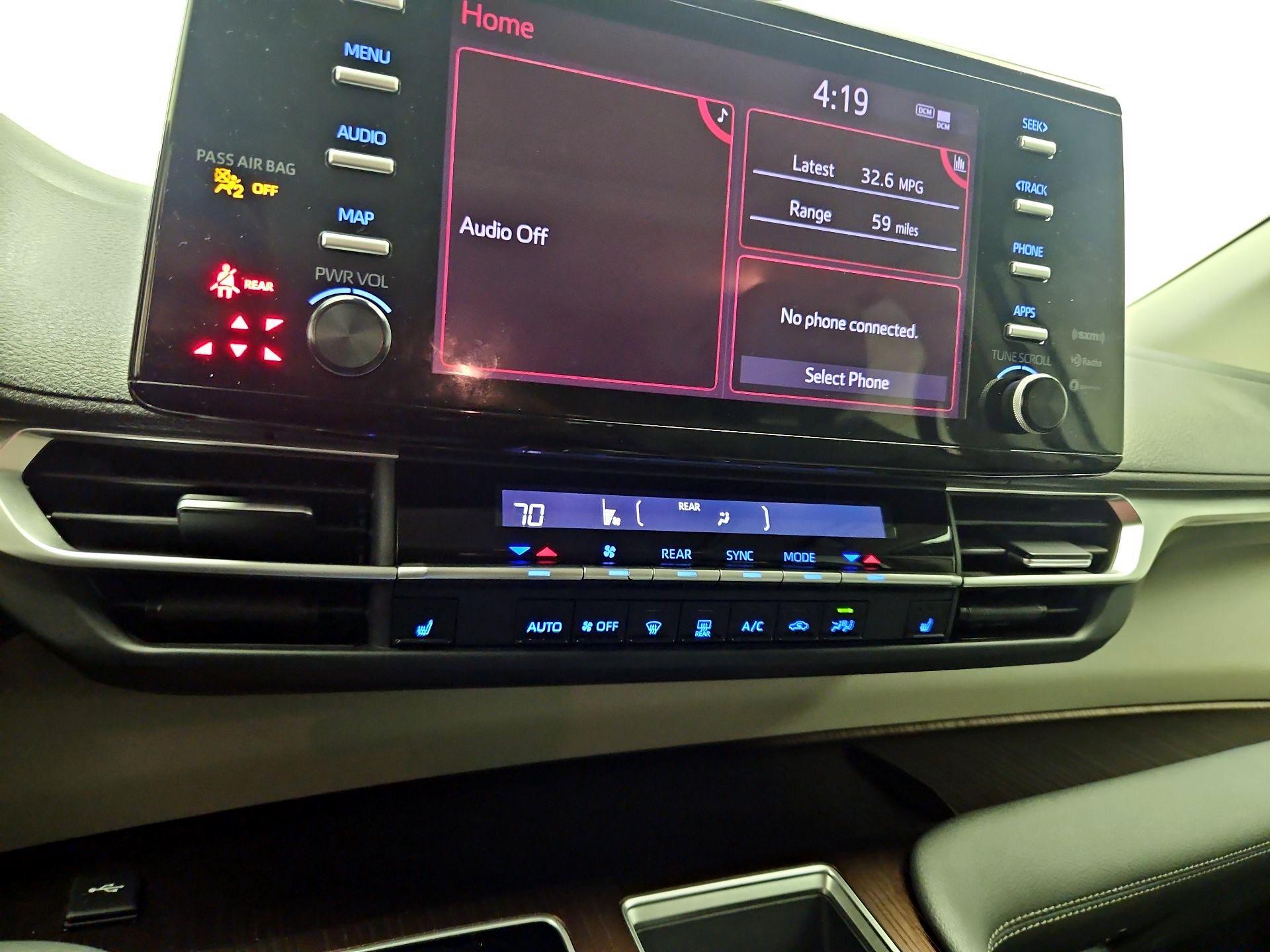 Thumbnail: 2021 Toyota Sienna - 15