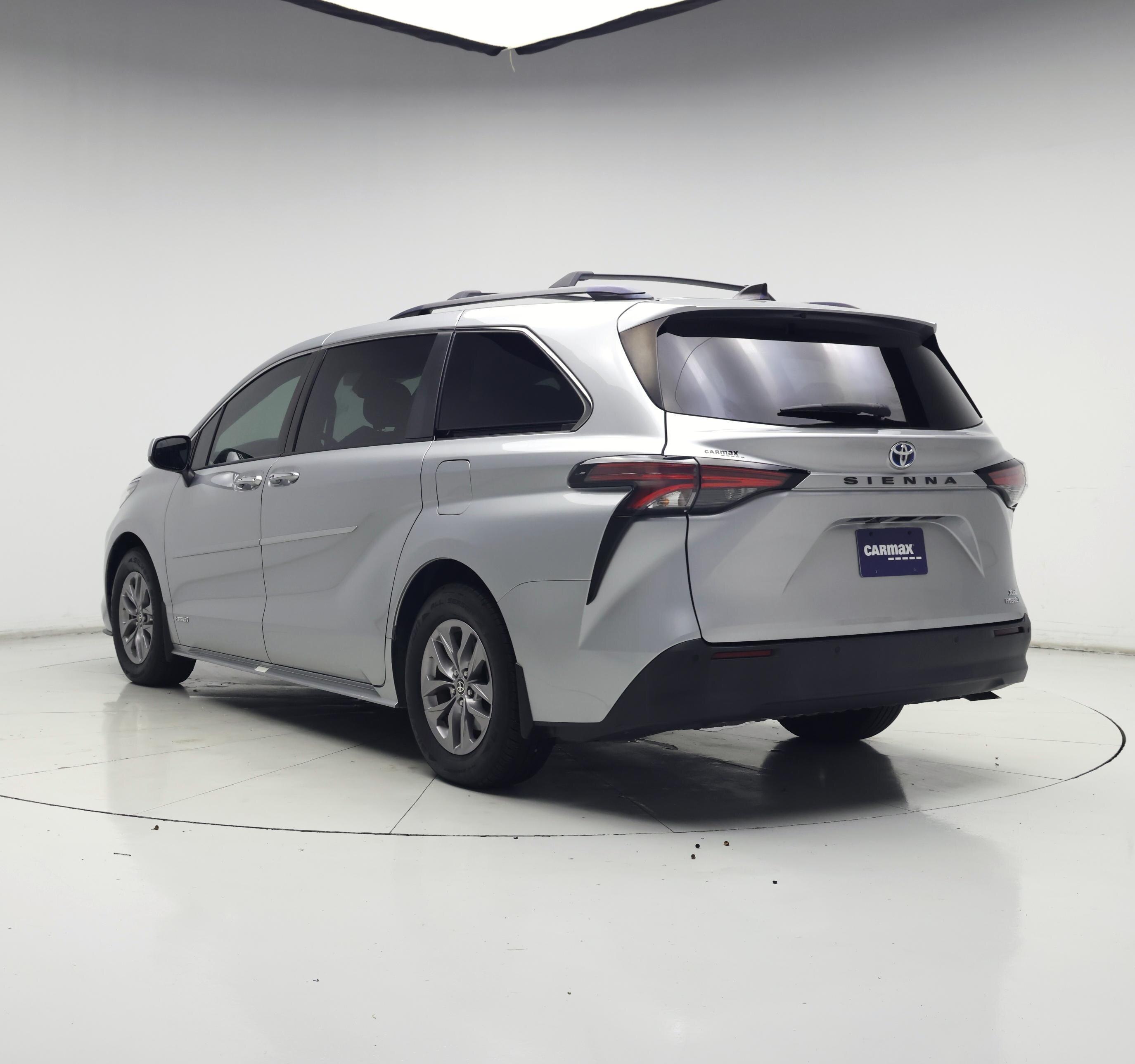 Thumbnail: 2021 Toyota Sienna - 2