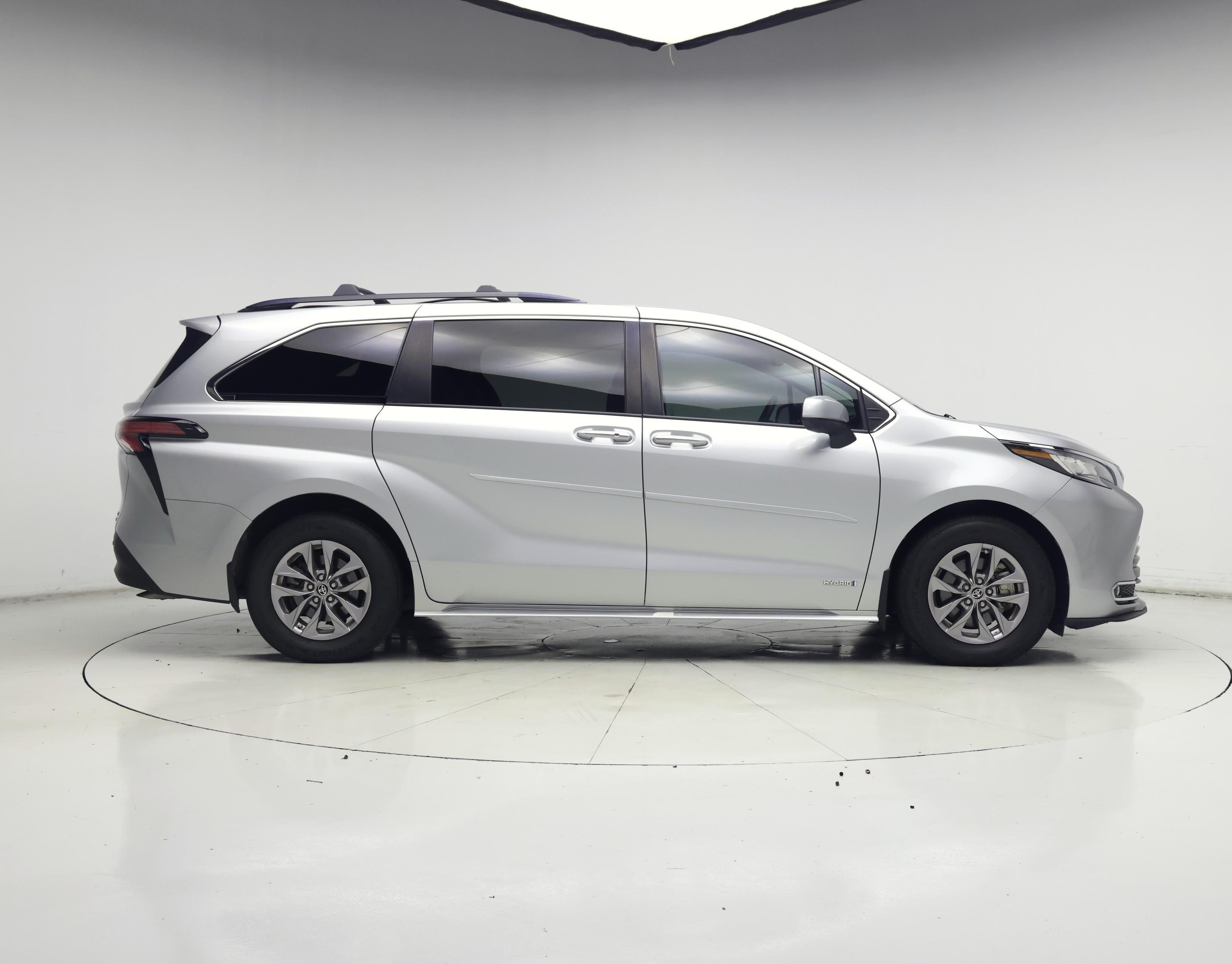 Thumbnail: 2021 Toyota Sienna - 7