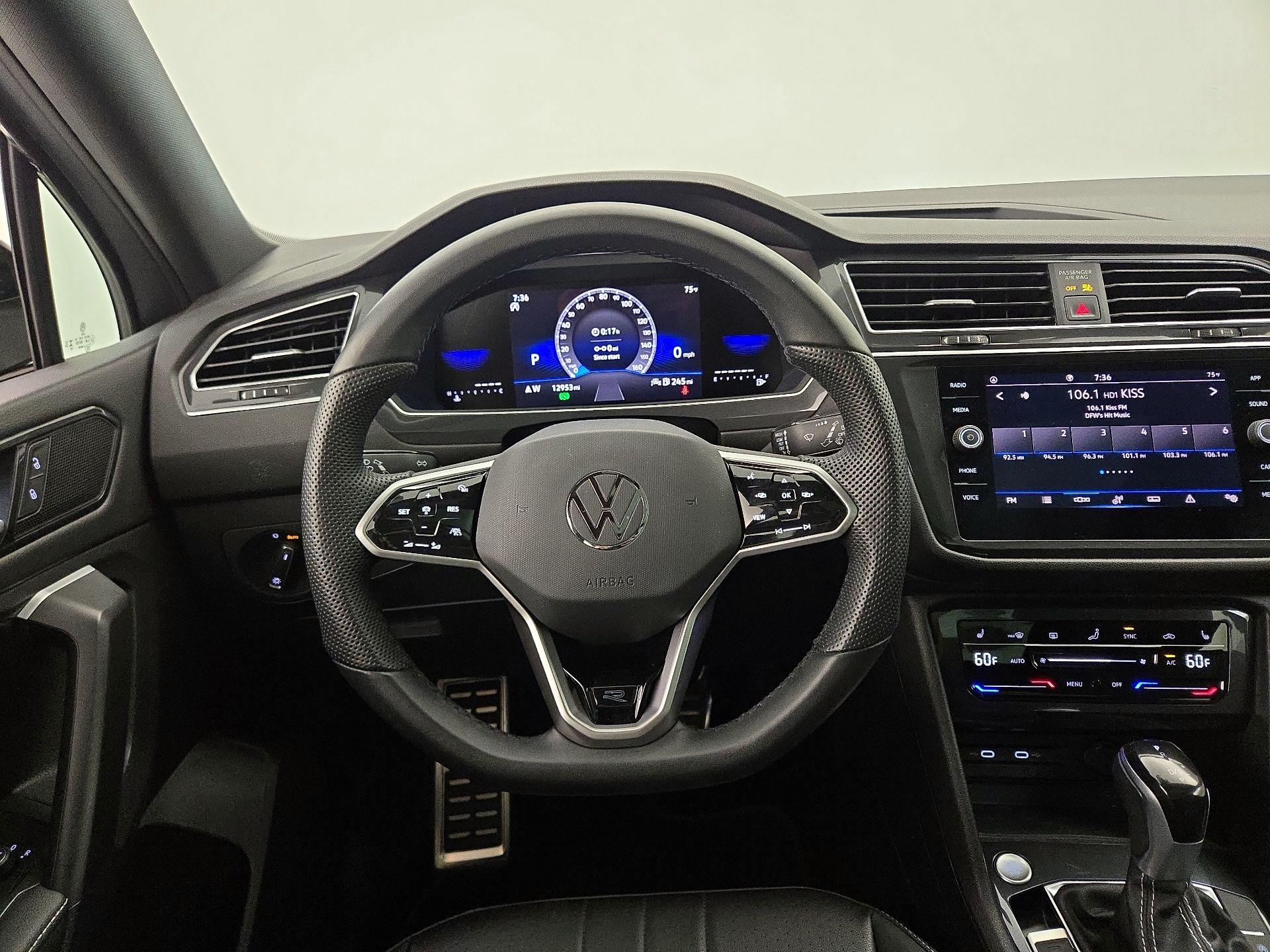 Thumbnail: 2023 Volkswagen Tiguan - 10