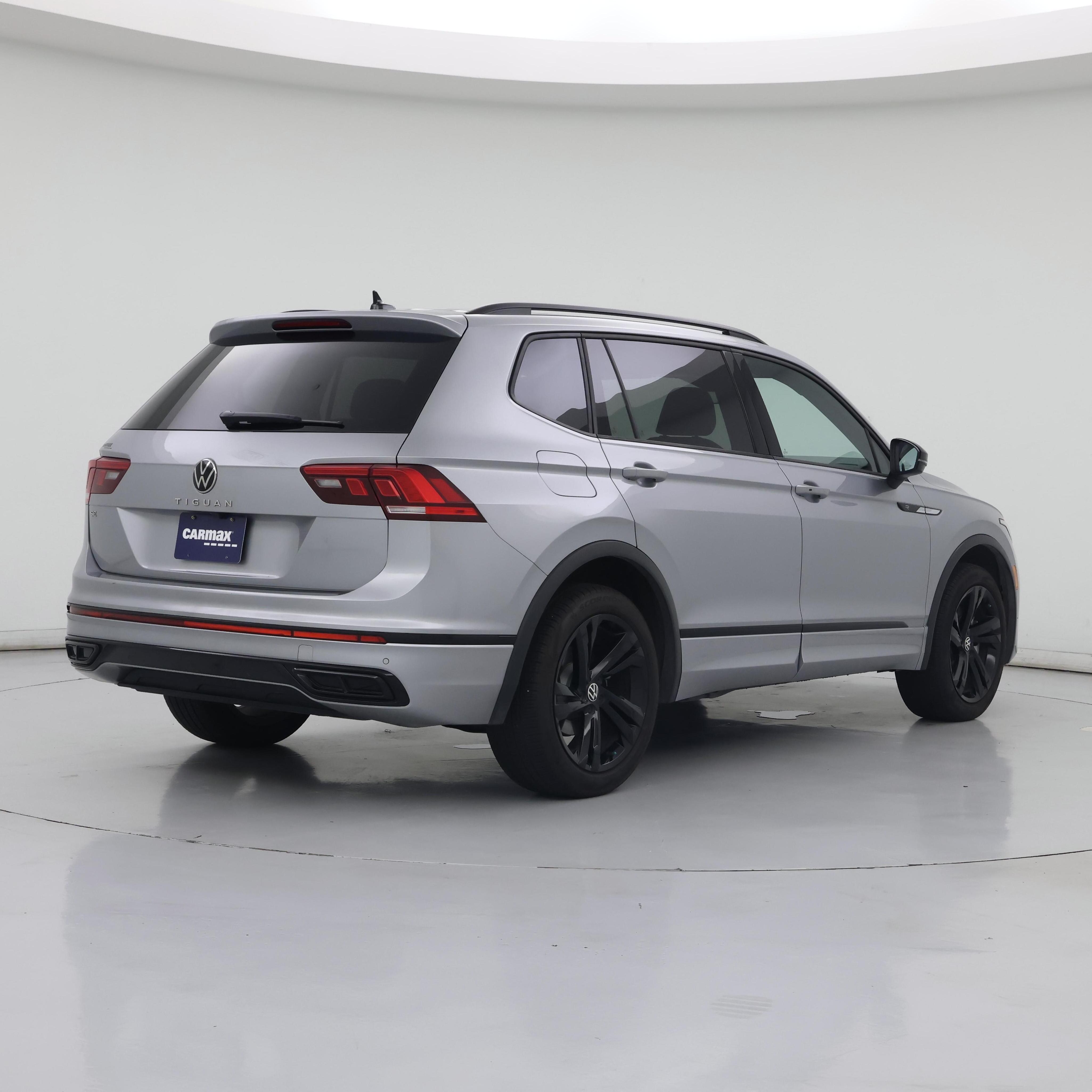 Thumbnail: 2023 Volkswagen Tiguan - 8