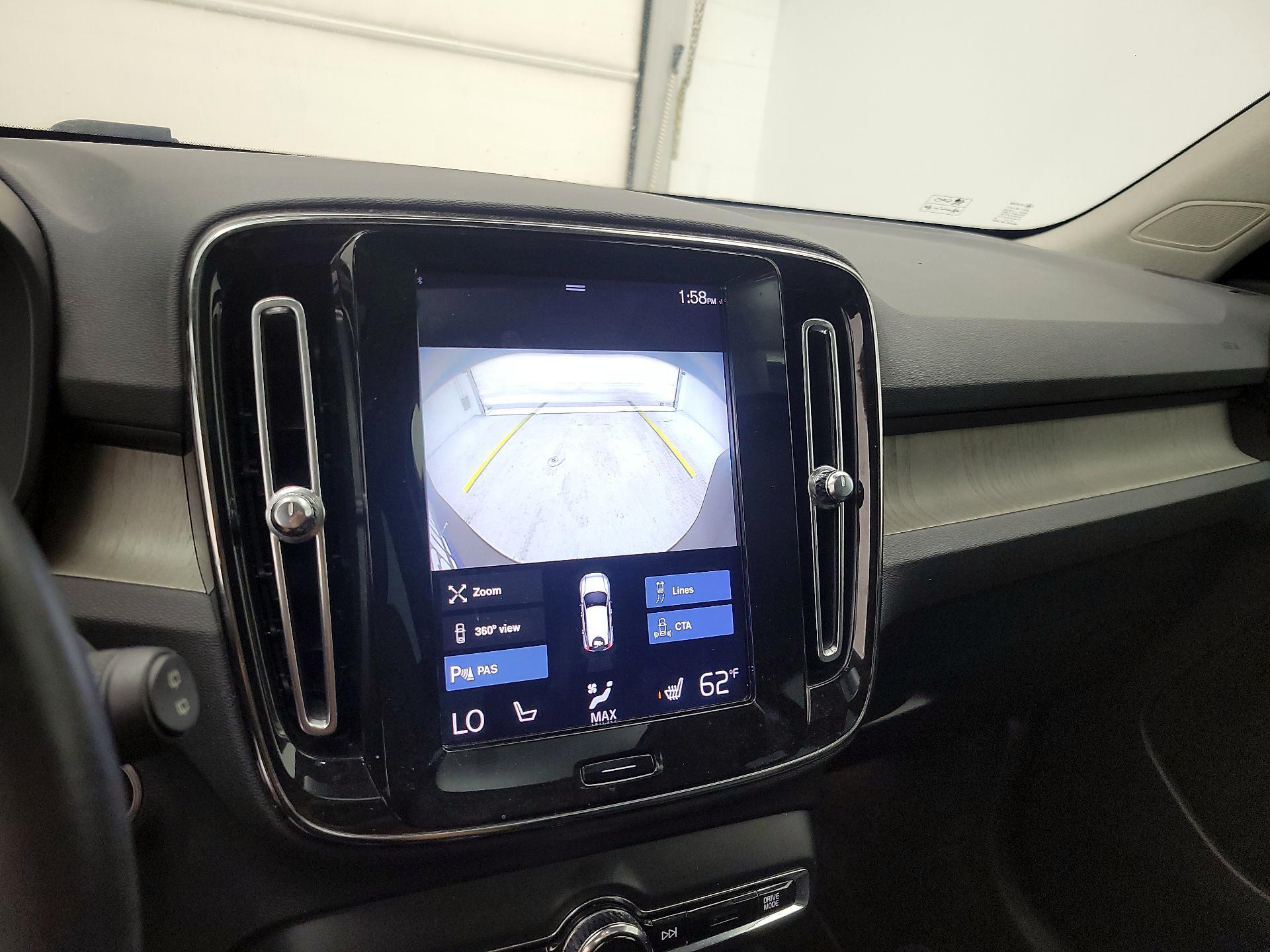 Thumbnail: 2020 Volvo XC40 - 15