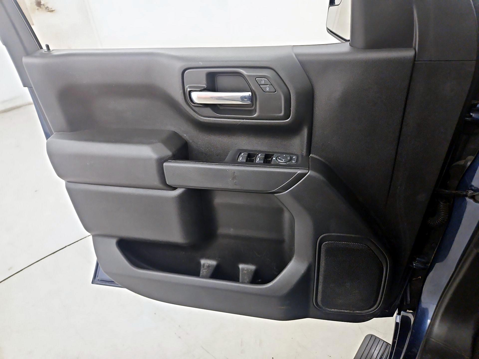 Thumbnail: 2020 Chevrolet Silverado 1500 - 12