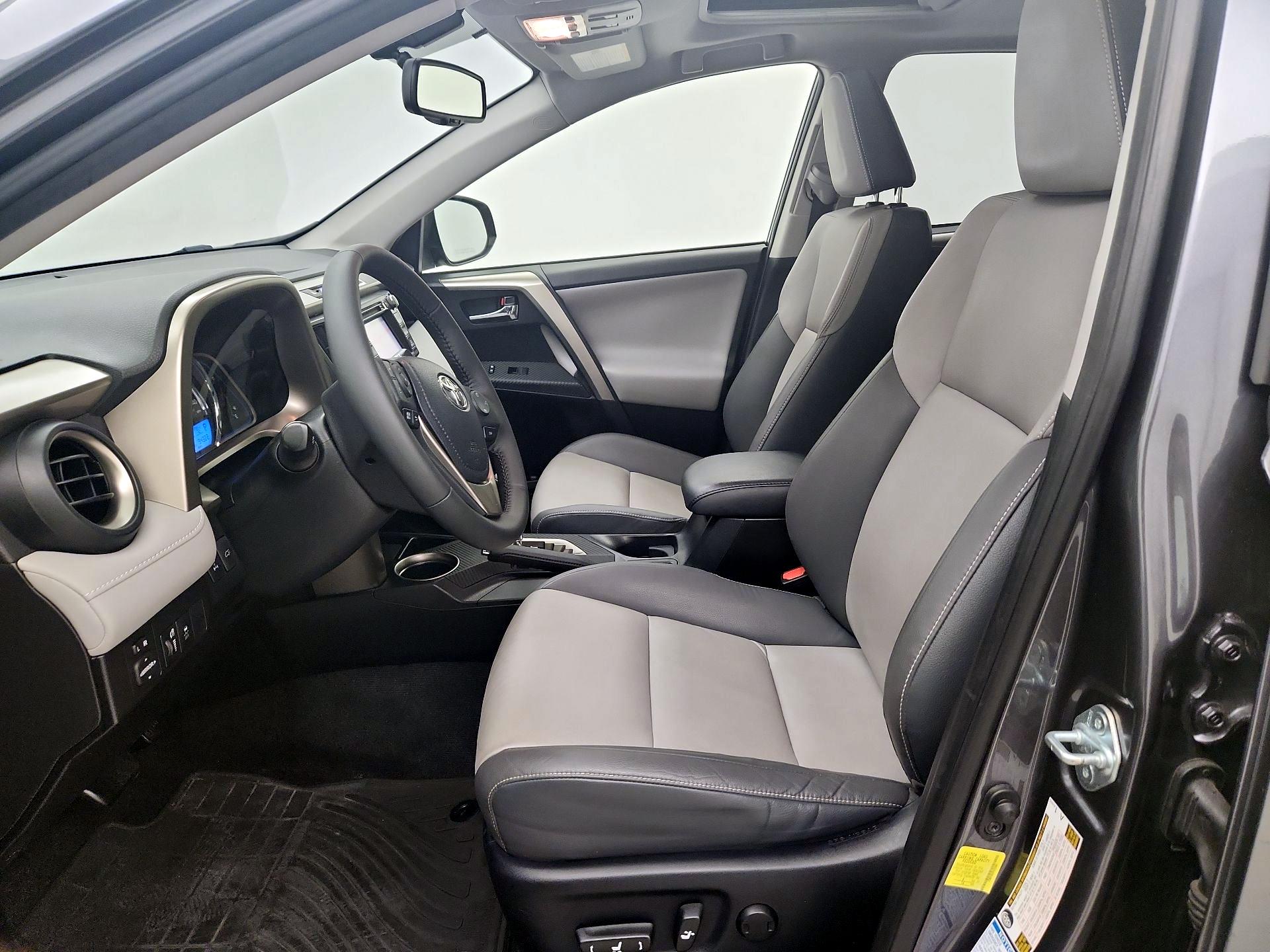 Thumbnail: 2015 Toyota RAV4 - 11