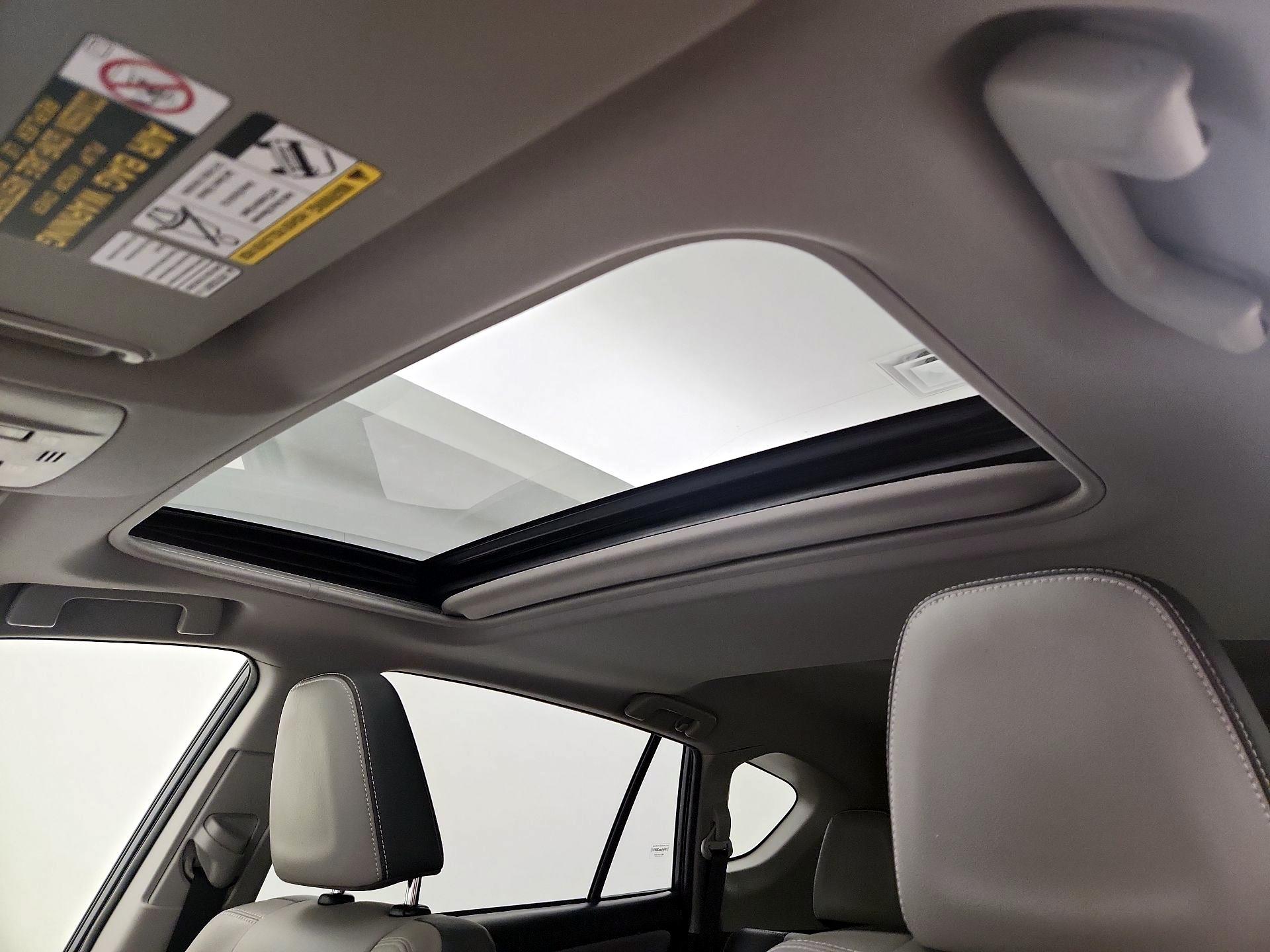 Thumbnail: 2015 Toyota RAV4 - 20