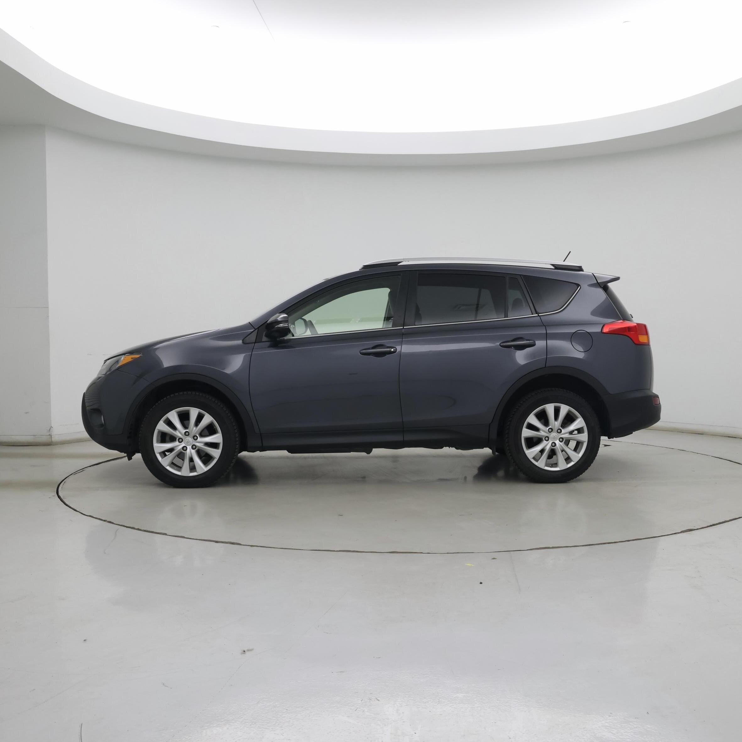 Thumbnail: 2015 Toyota RAV4 - 3