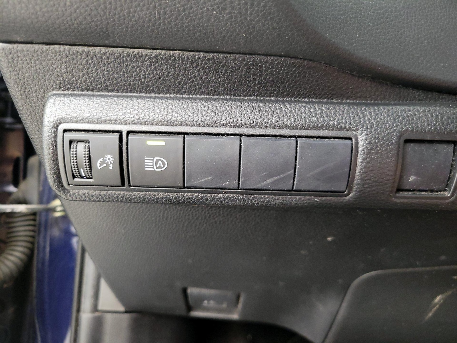 2020 Toyota Corolla LE - Photo 14