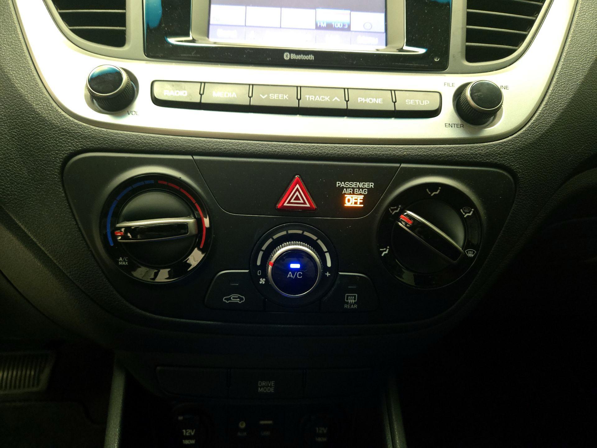Thumbnail: 2022 Hyundai Accent - 16