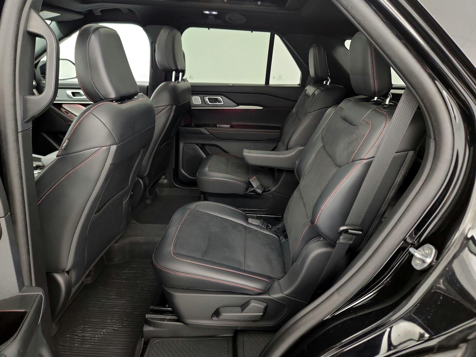 2025 Ford Explorer ST - Photo 22