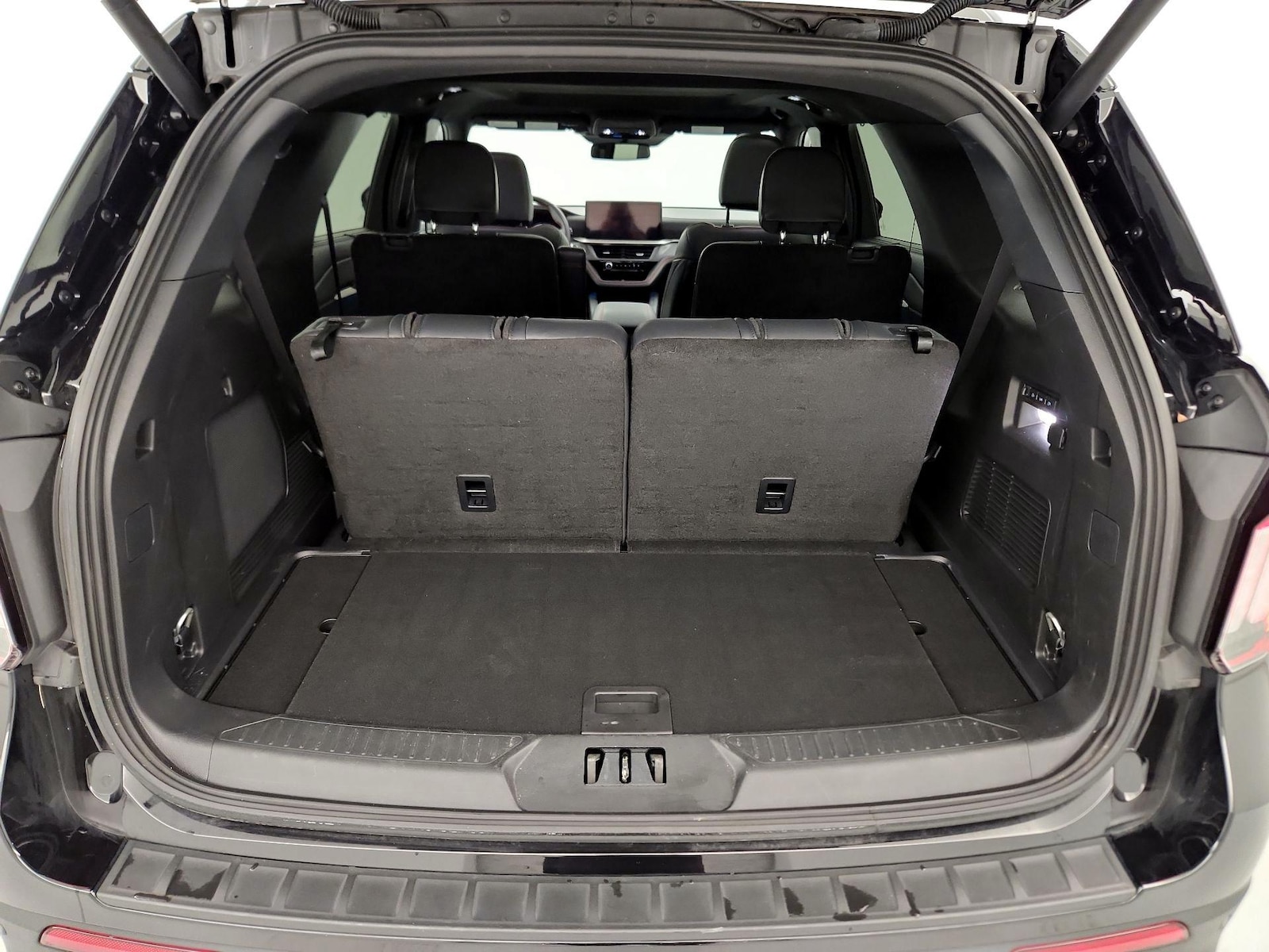 2025 Ford Explorer ST - Photo 24