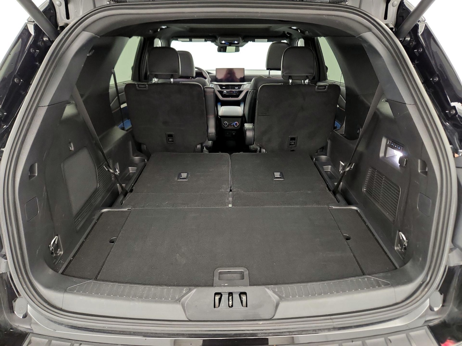 2025 Ford Explorer ST - Photo 25