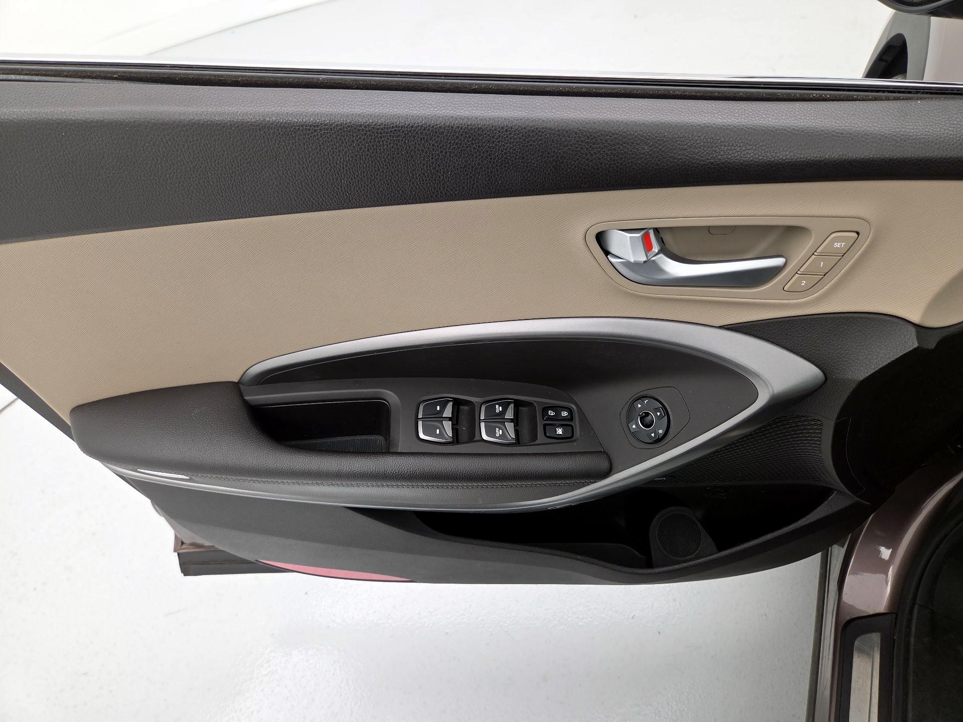 Thumbnail: 2015 Hyundai Santa Fe - 12