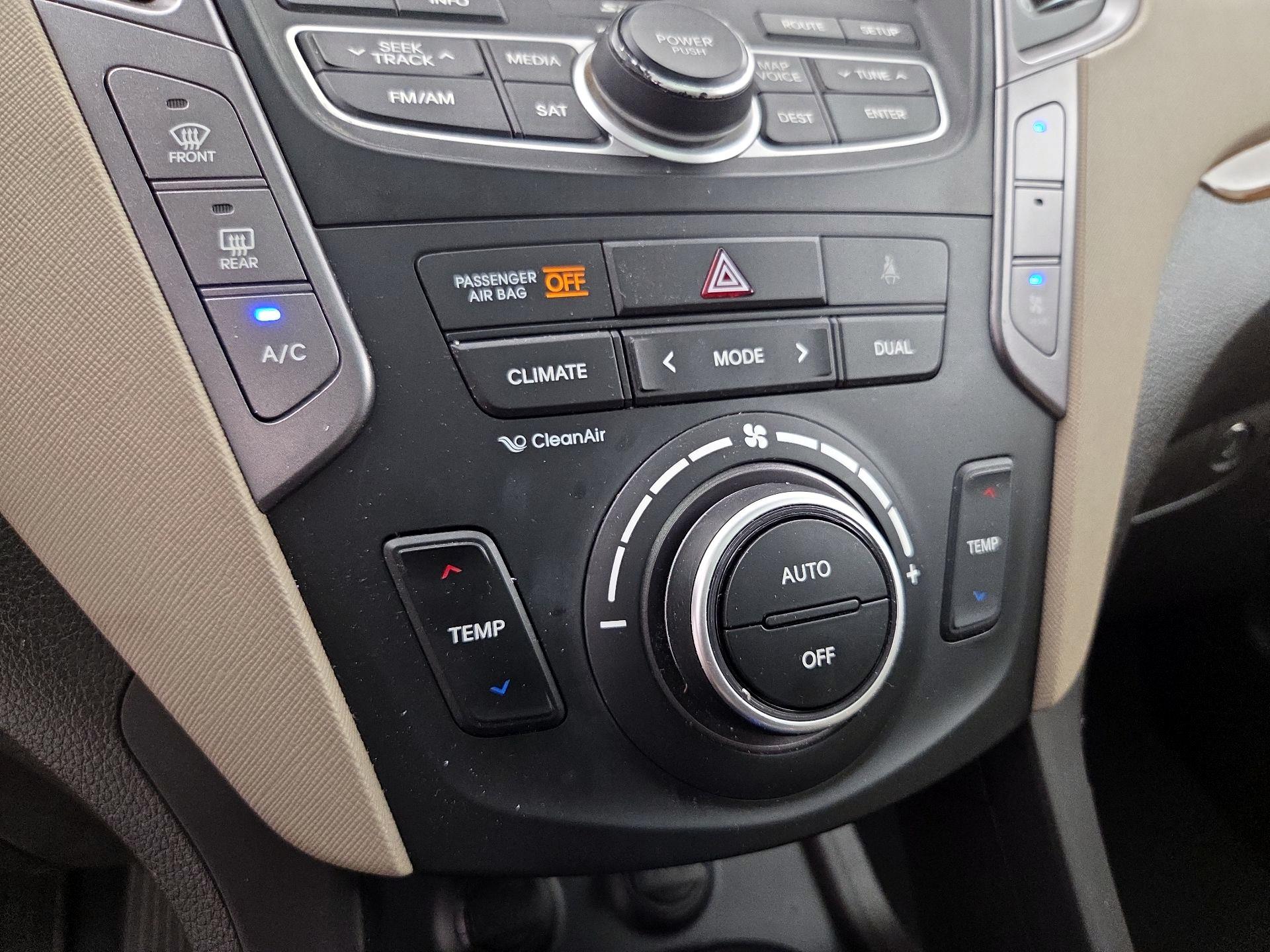 Thumbnail: 2015 Hyundai Santa Fe - 17
