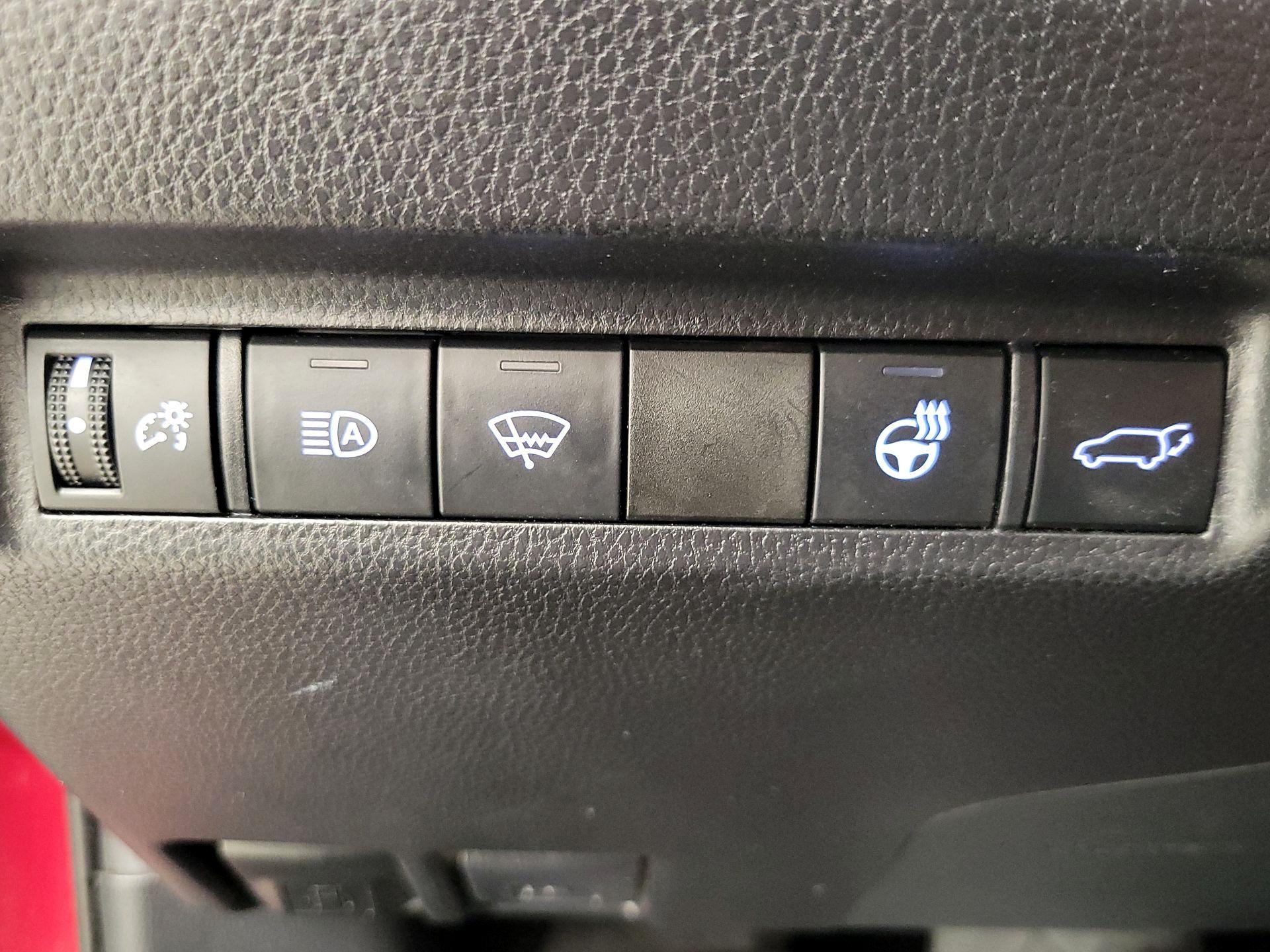 Thumbnail: 2020 Toyota RAV4 - 13