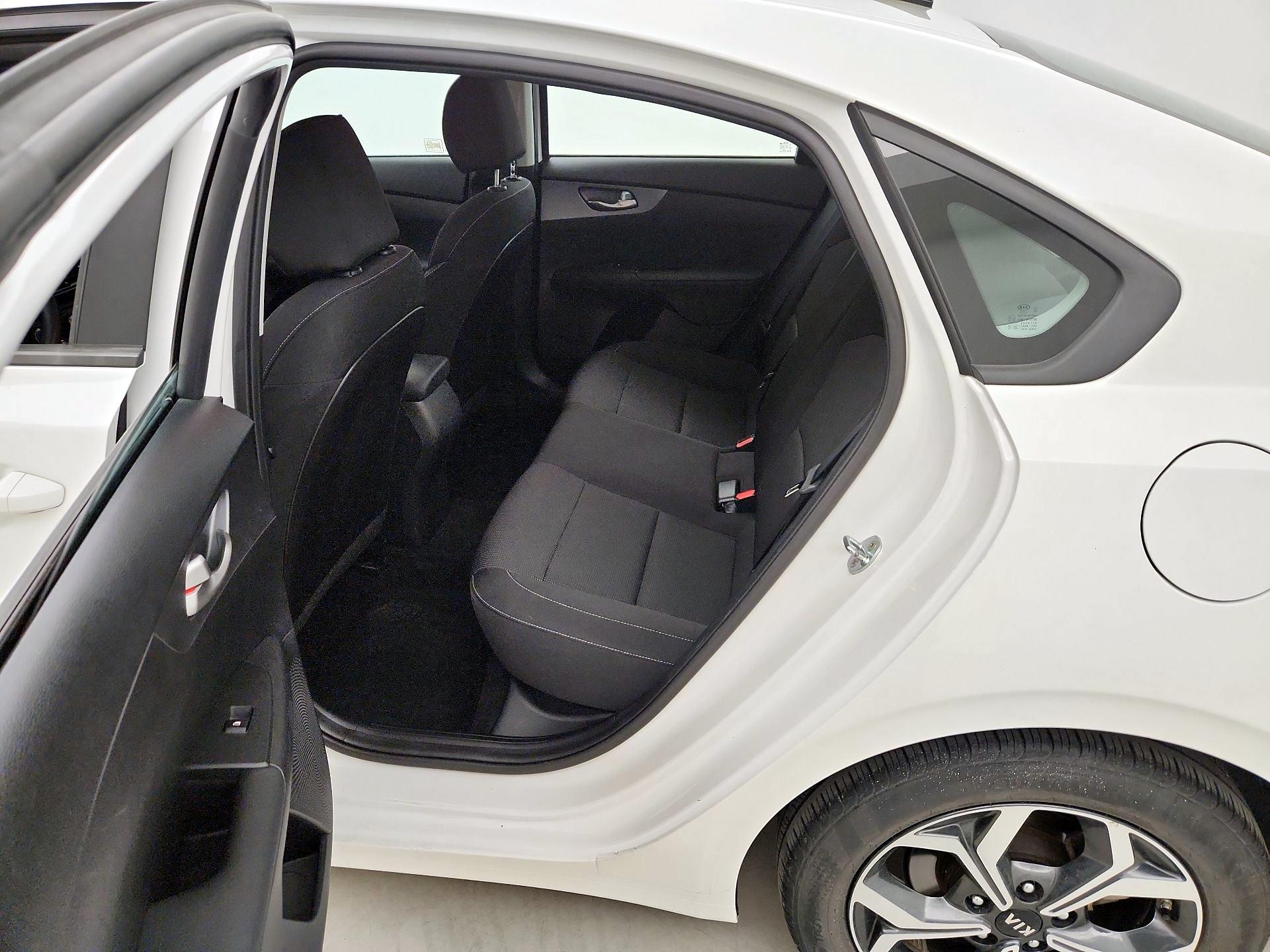 Thumbnail: 2021 Kia Forte - 19