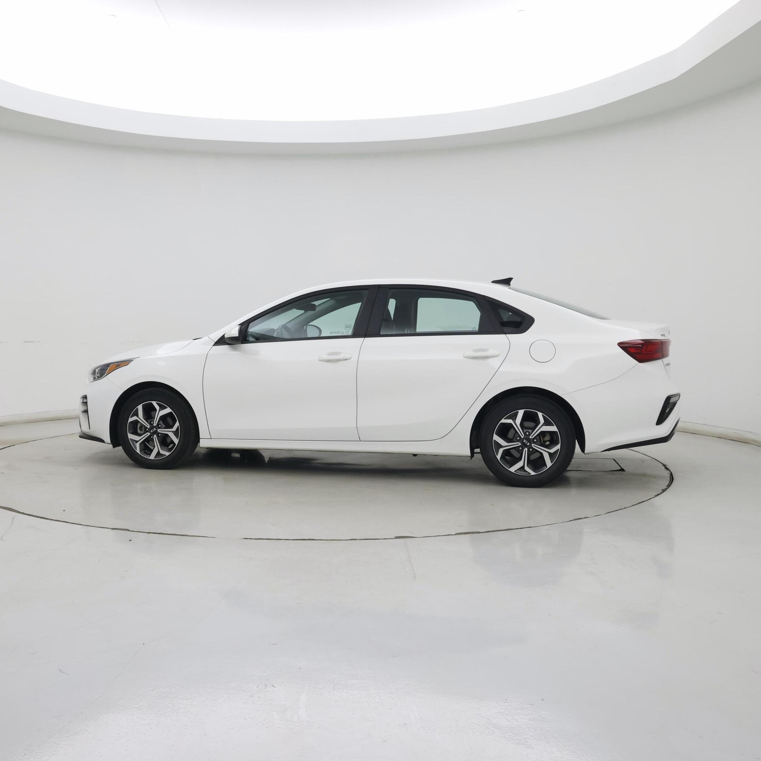Thumbnail: 2021 Kia Forte - 3