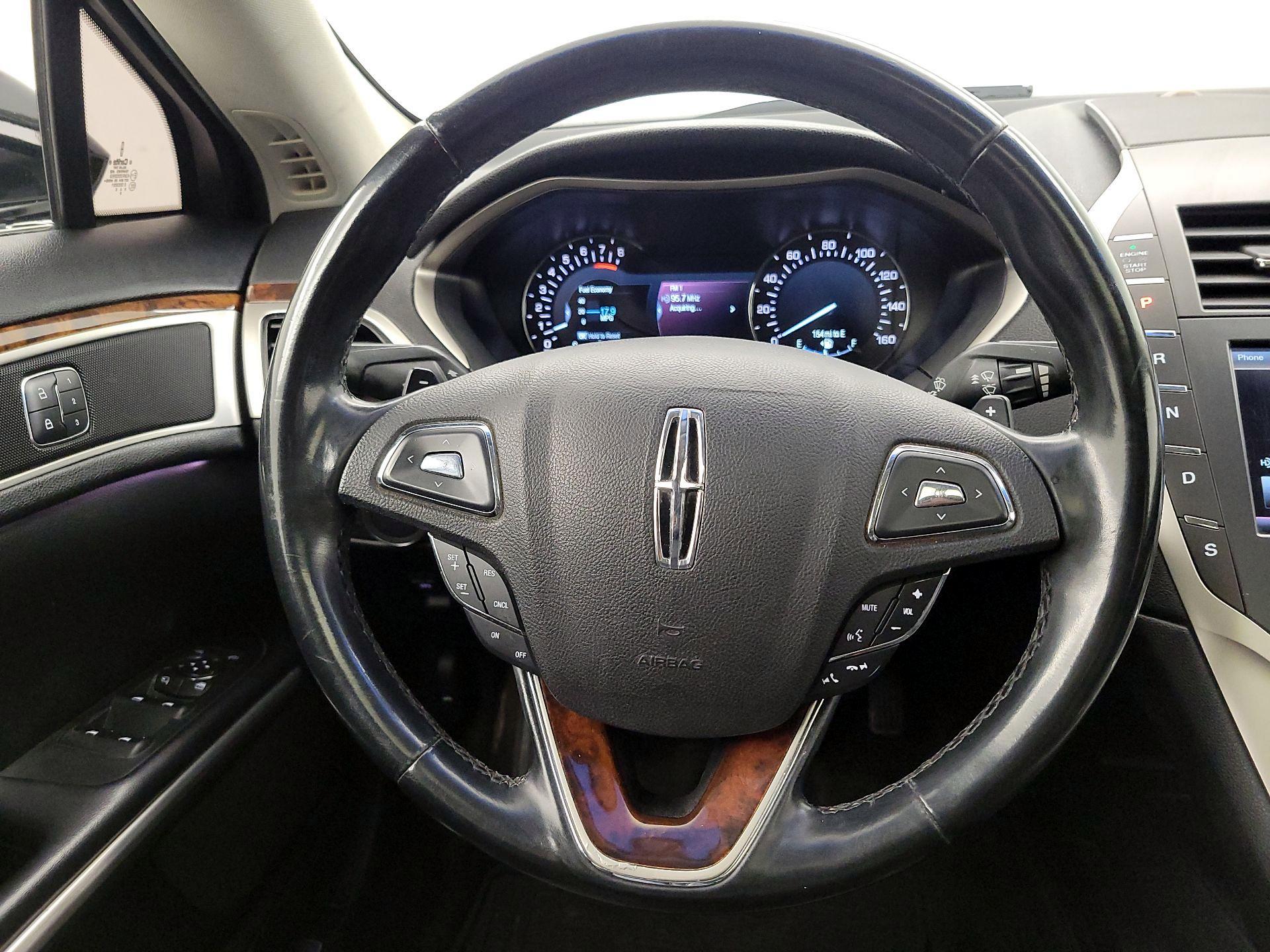 Thumbnail: 2016 Lincoln MKZ - 10