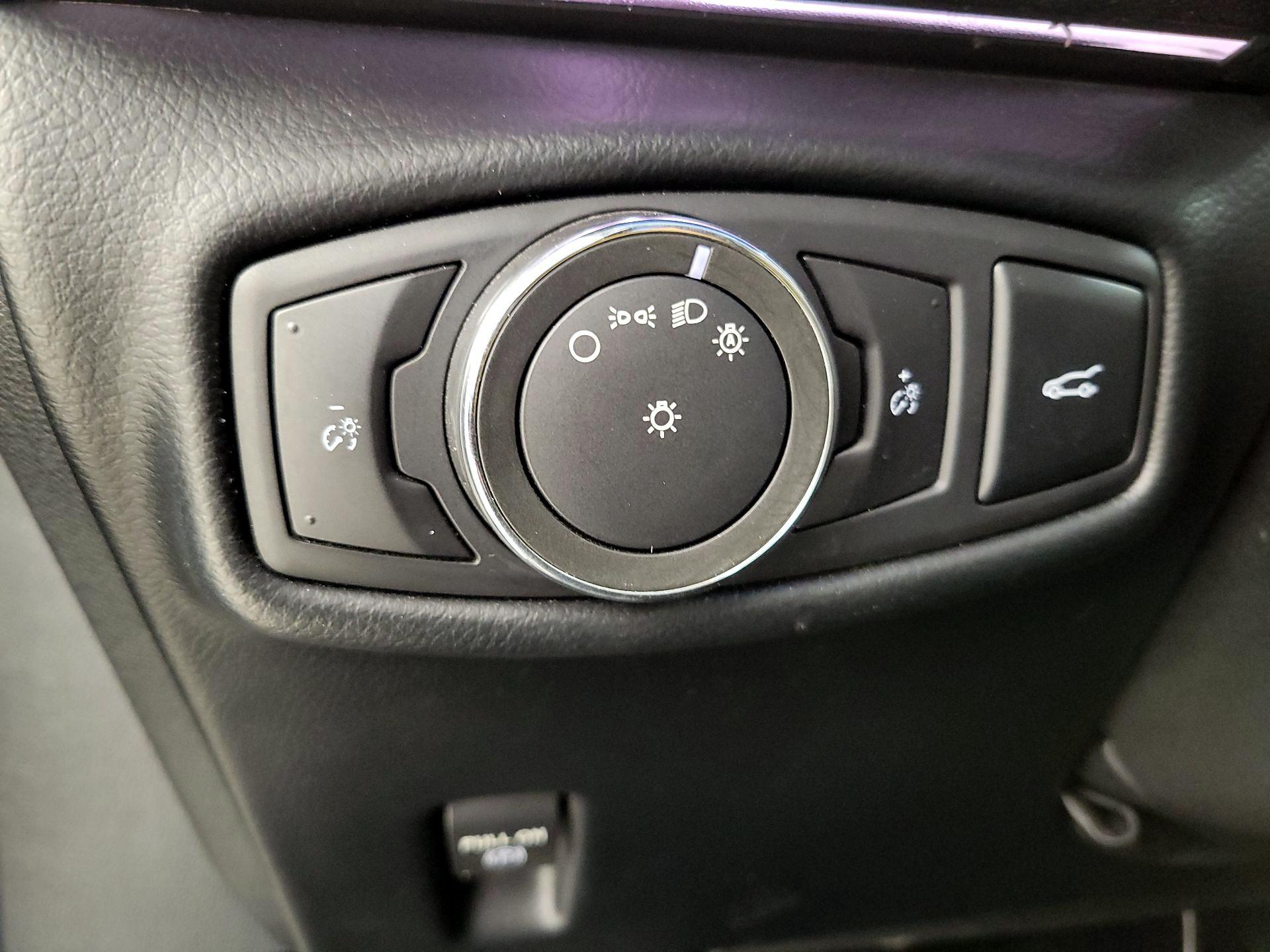 Thumbnail: 2016 Lincoln MKZ - 13
