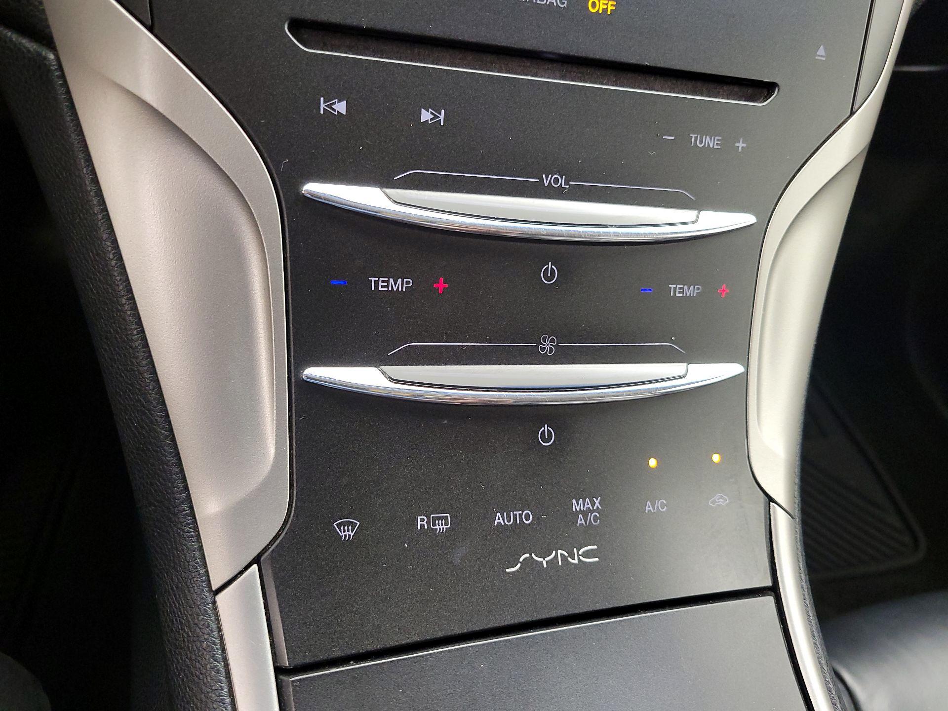 Thumbnail: 2016 Lincoln MKZ - 16