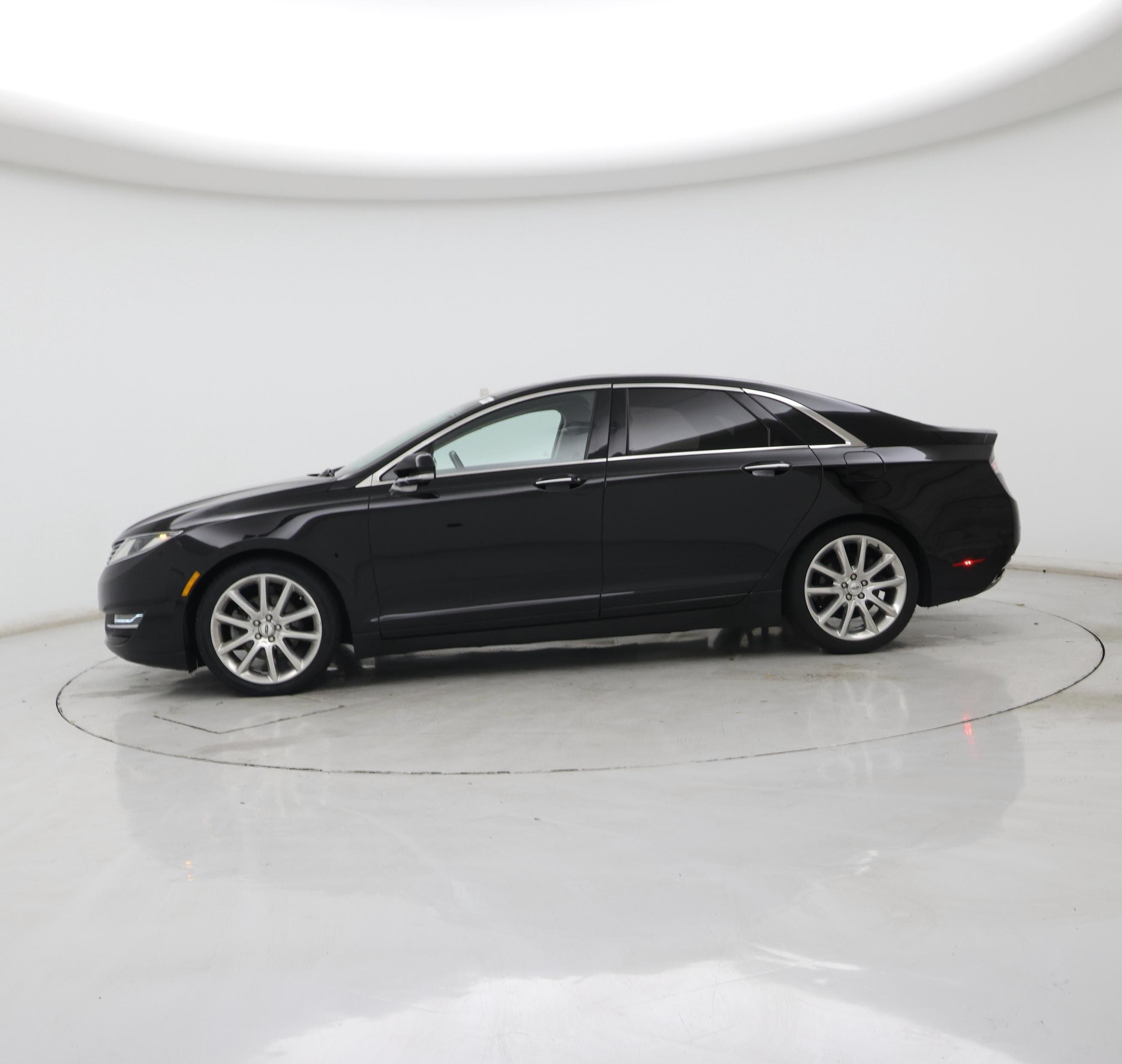 Thumbnail: 2016 Lincoln MKZ - 3