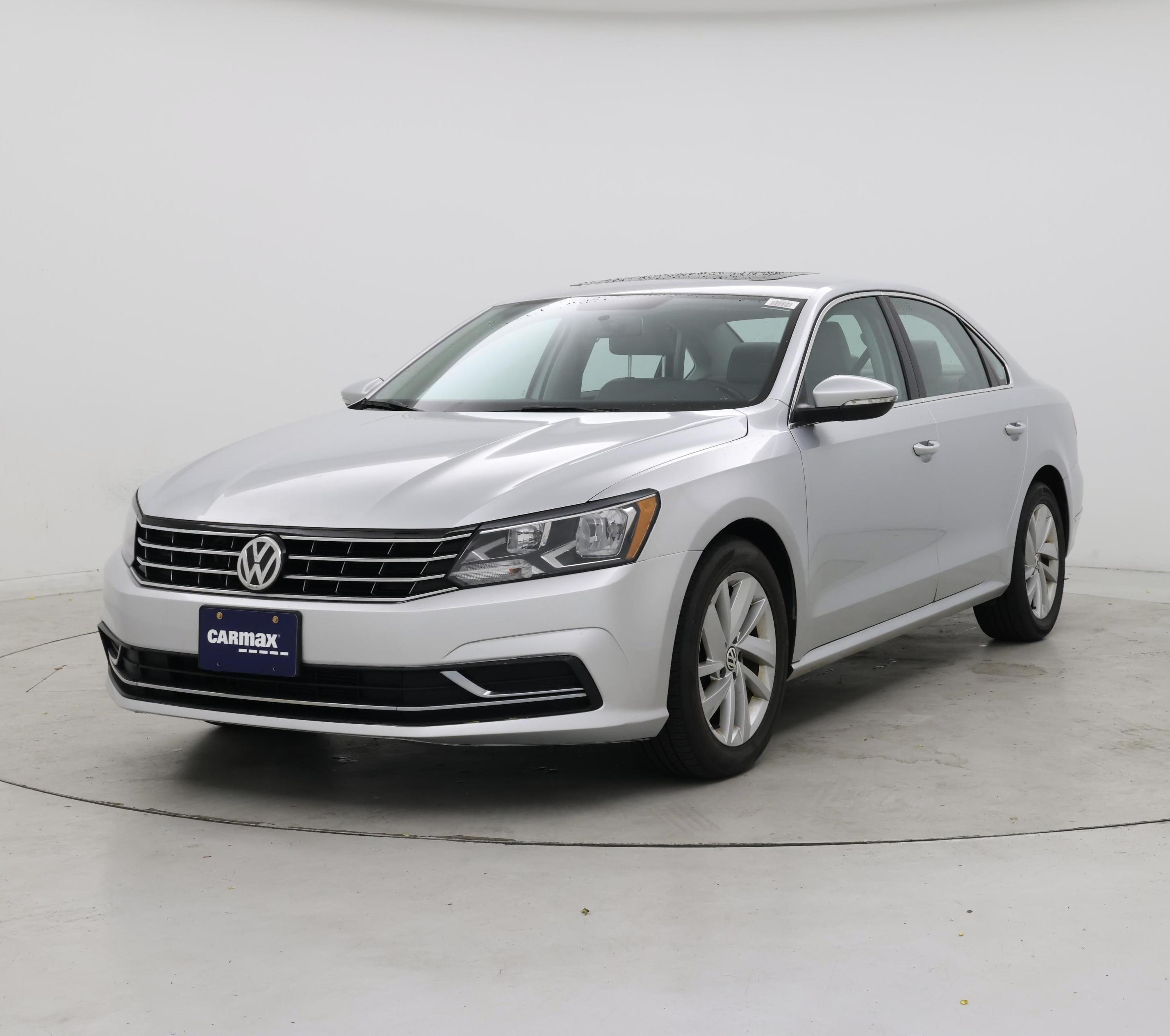 Thumbnail: 2018 Volkswagen Passat - 4