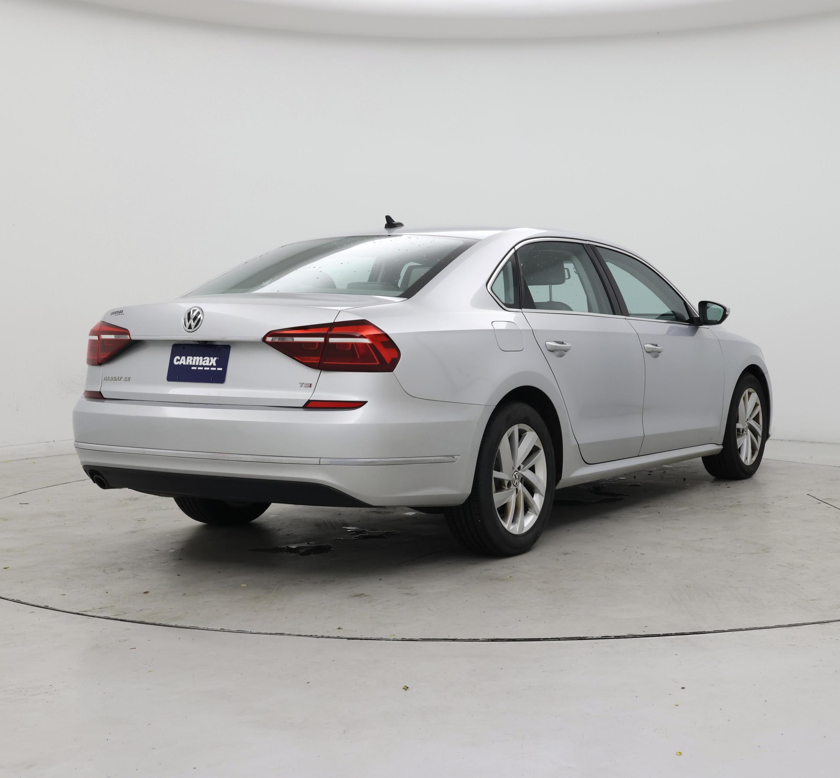 Thumbnail: 2018 Volkswagen Passat - 8
