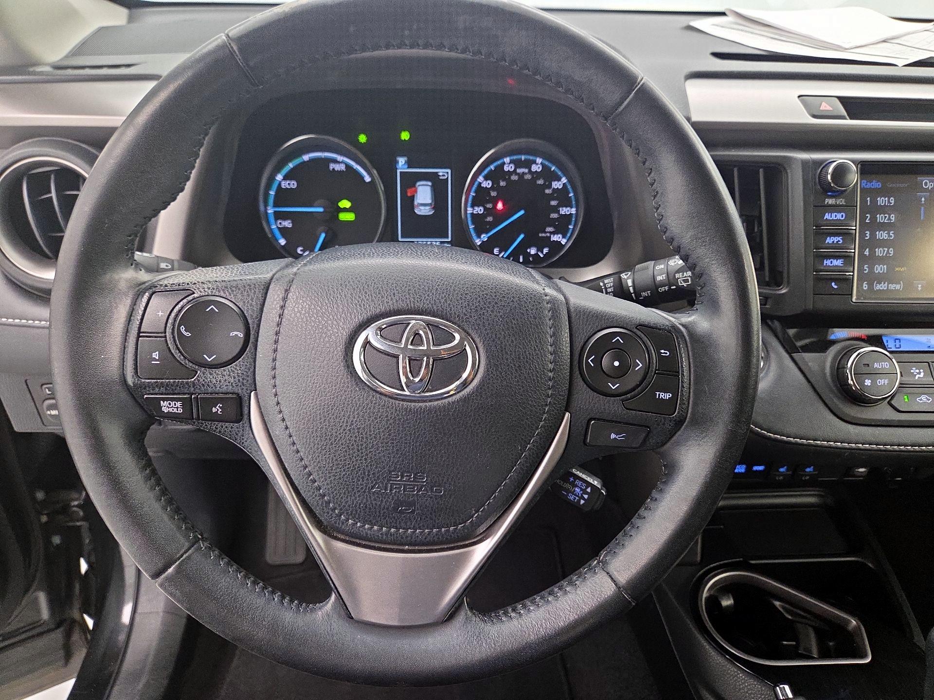 Thumbnail: 2017 Toyota RAV4 - 10