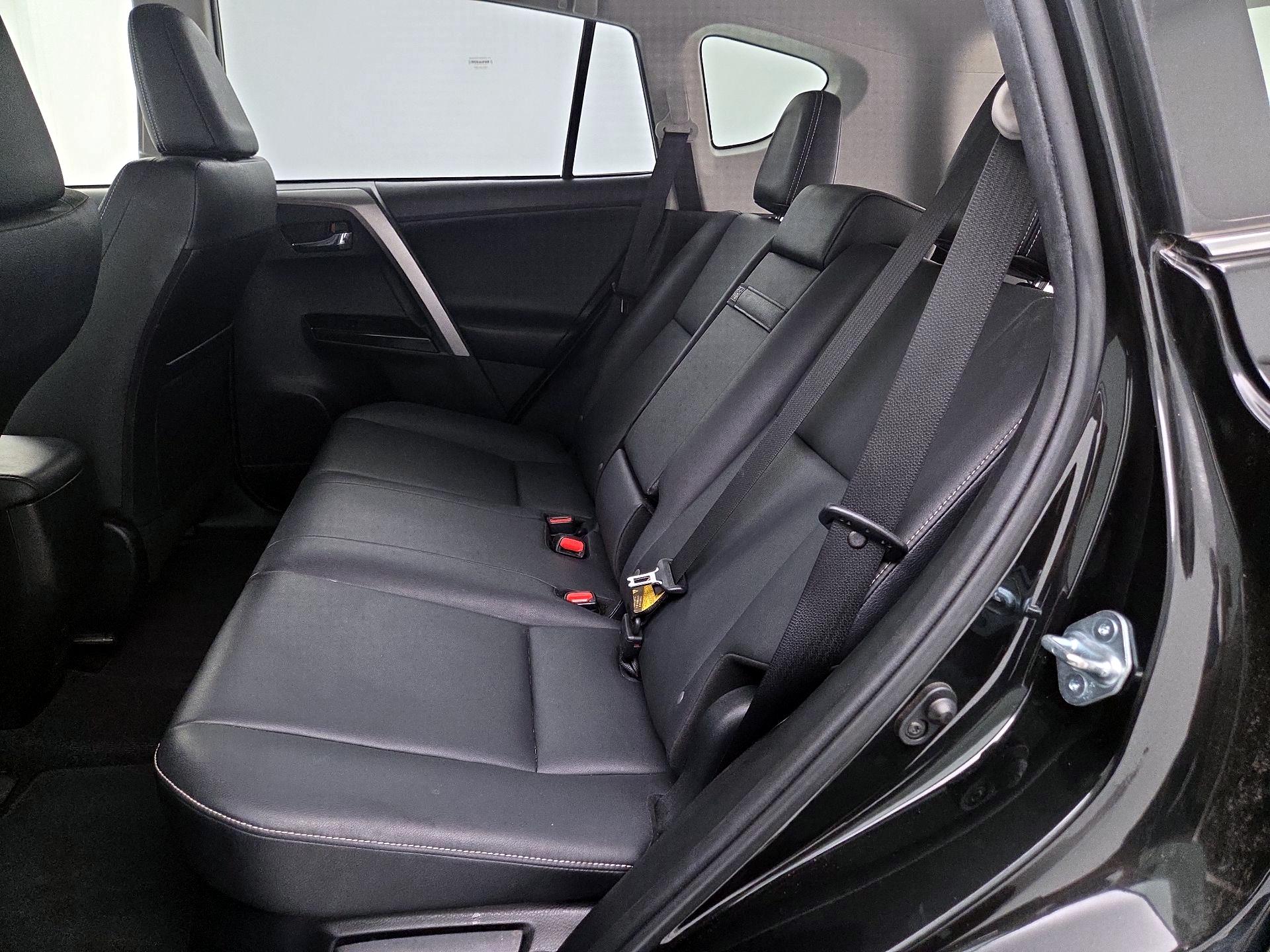 Thumbnail: 2017 Toyota RAV4 - 20