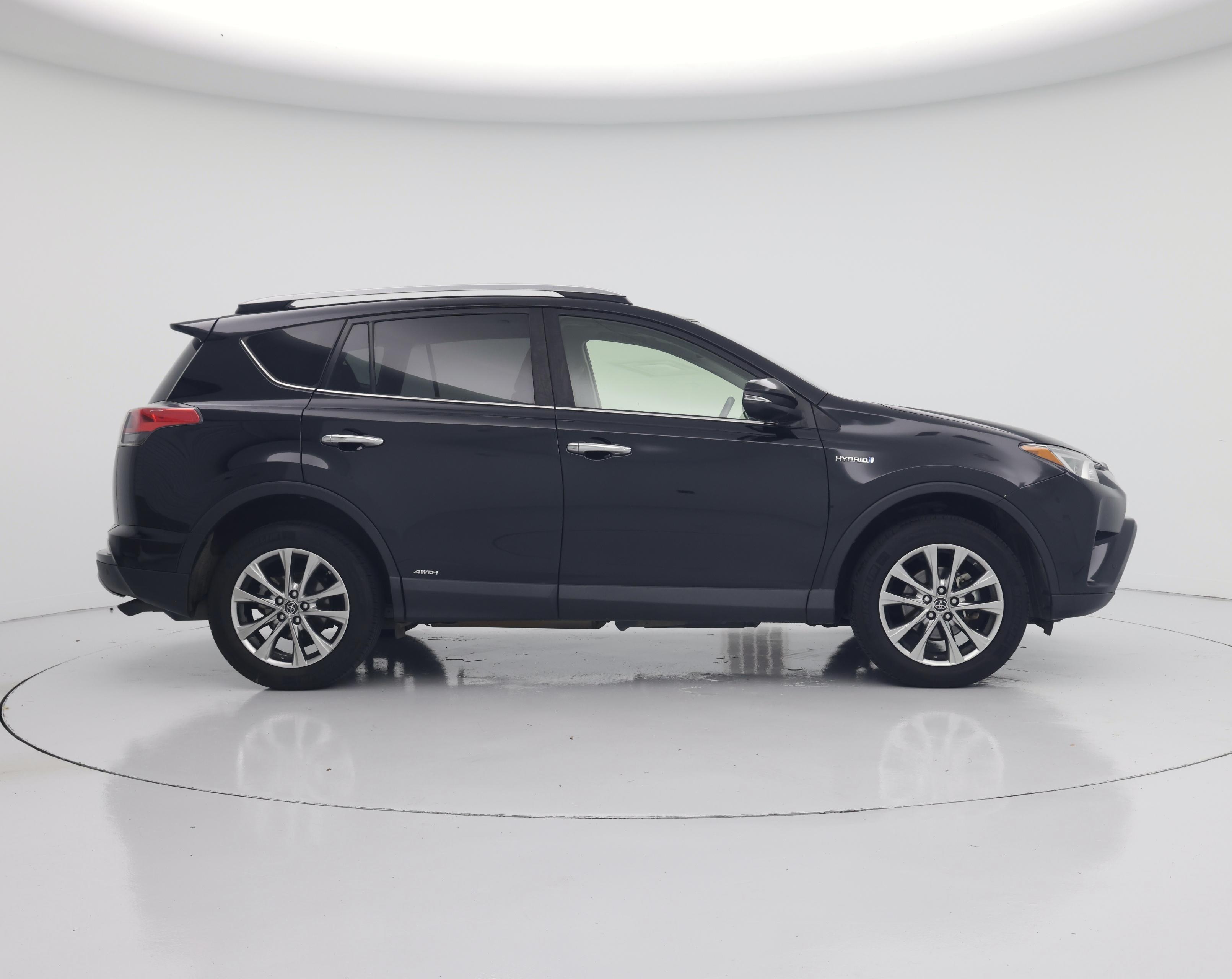 Thumbnail: 2017 Toyota RAV4 - 7
