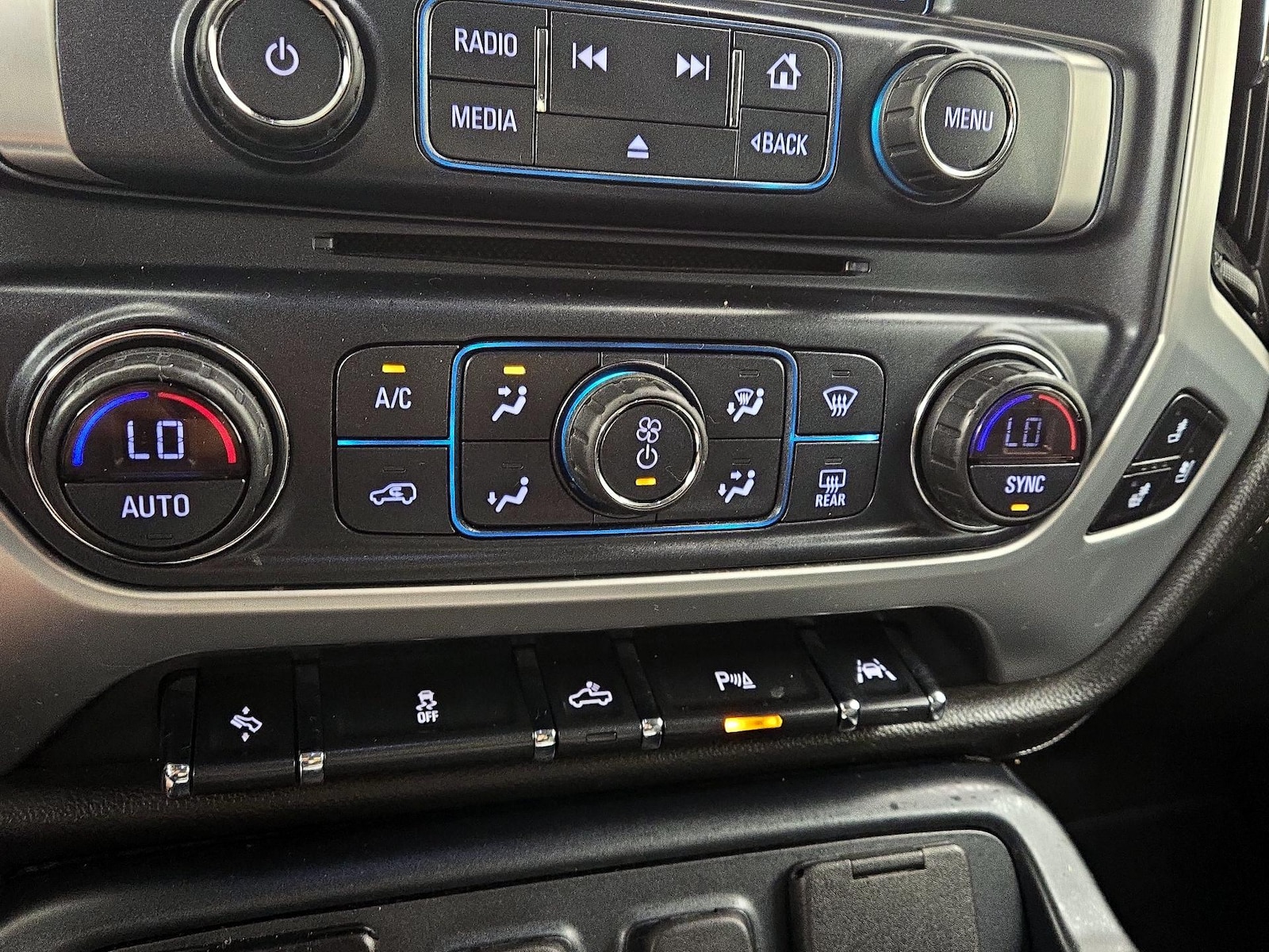 2018 GMC Sierra 1500 SLT - Photo 18